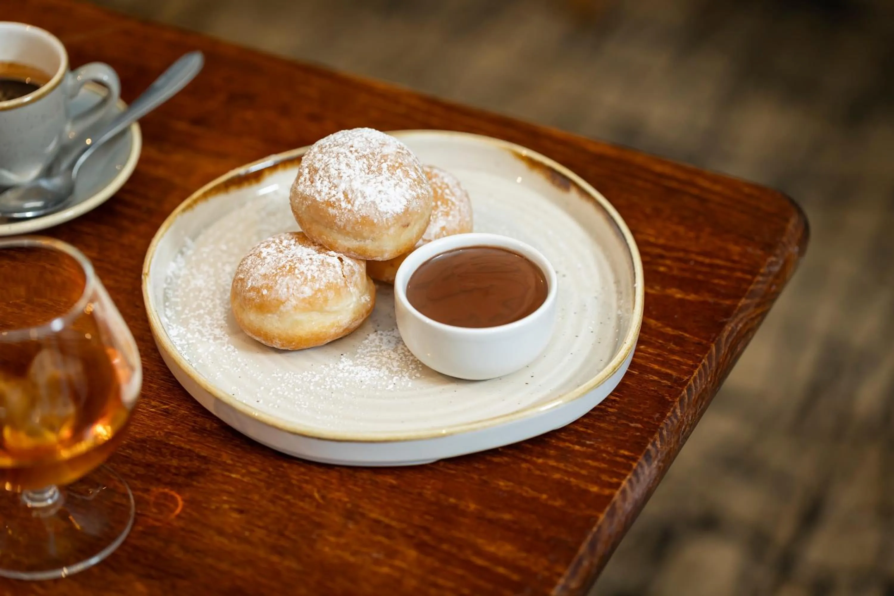 Food and drinks in Crowne Plaza Solihull by IHG