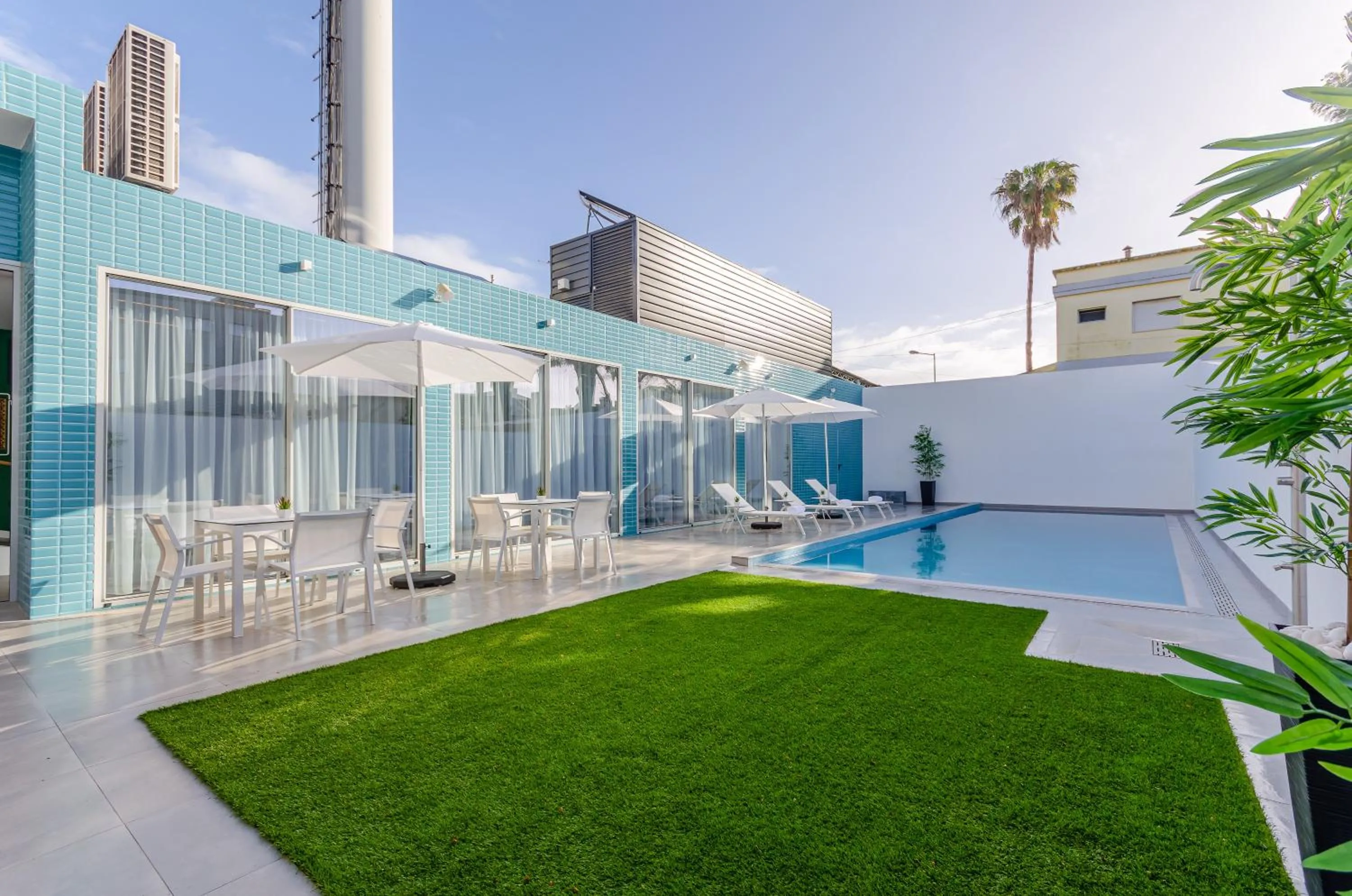 Swimming pool in 2M BOUTIQUE HOTEL