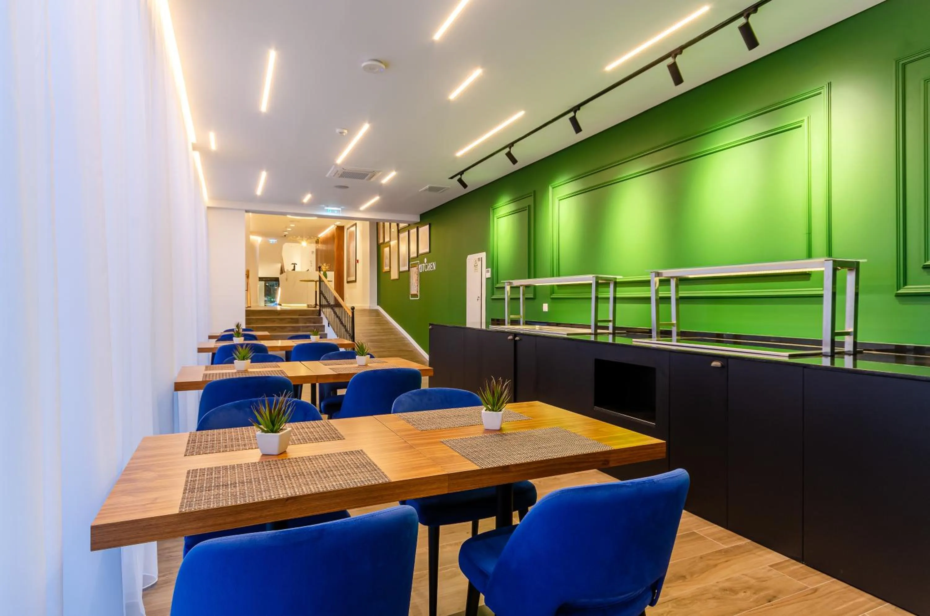 Restaurant/places to eat in 2M BOUTIQUE HOTEL