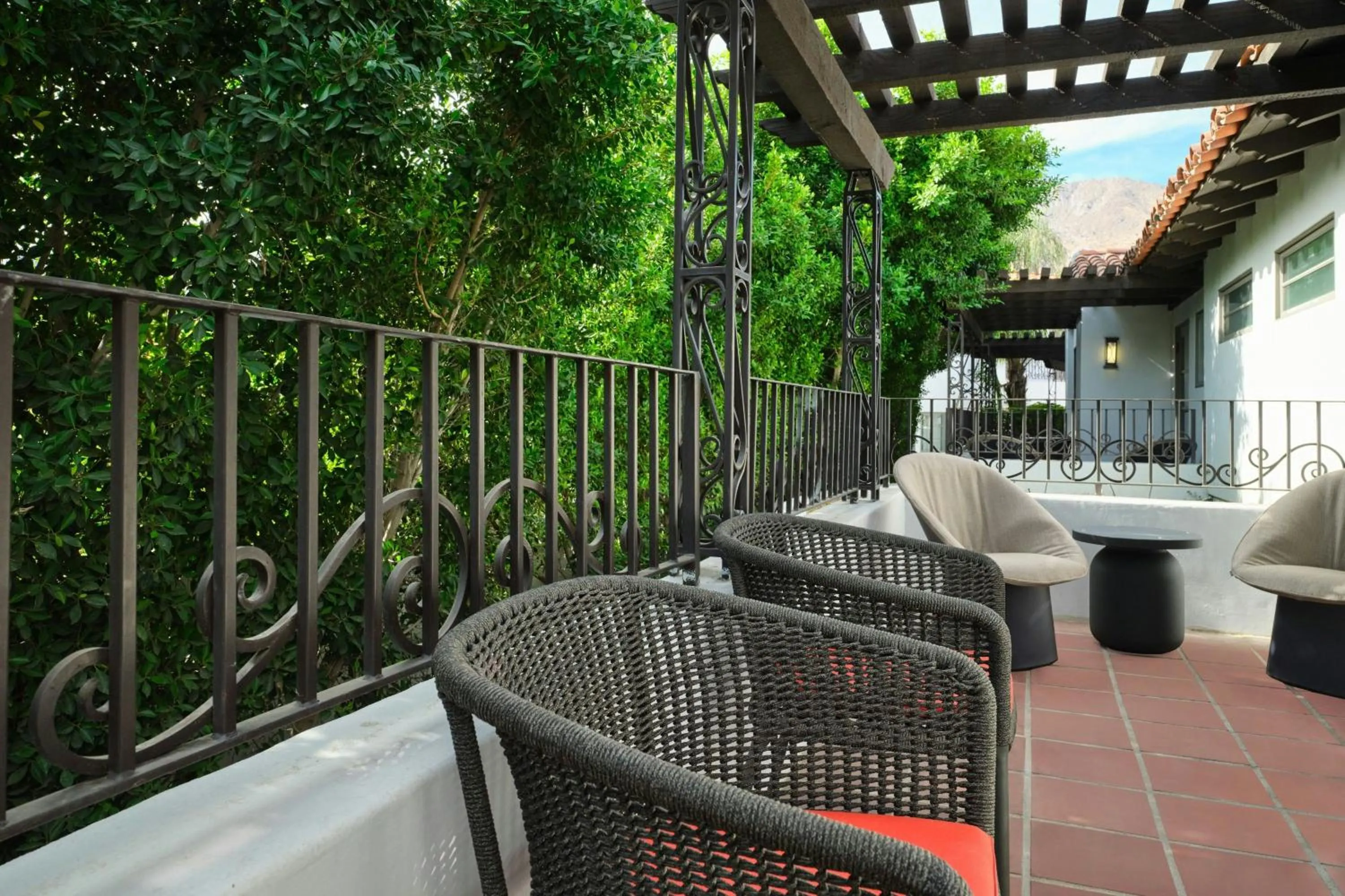 Photo of the whole room in Triada Palm Springs, Autograph Collection