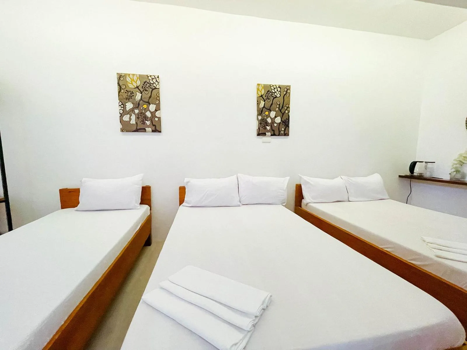 Bed in Agbing Seaside View Resort Puerto Galera powered by Cocotel