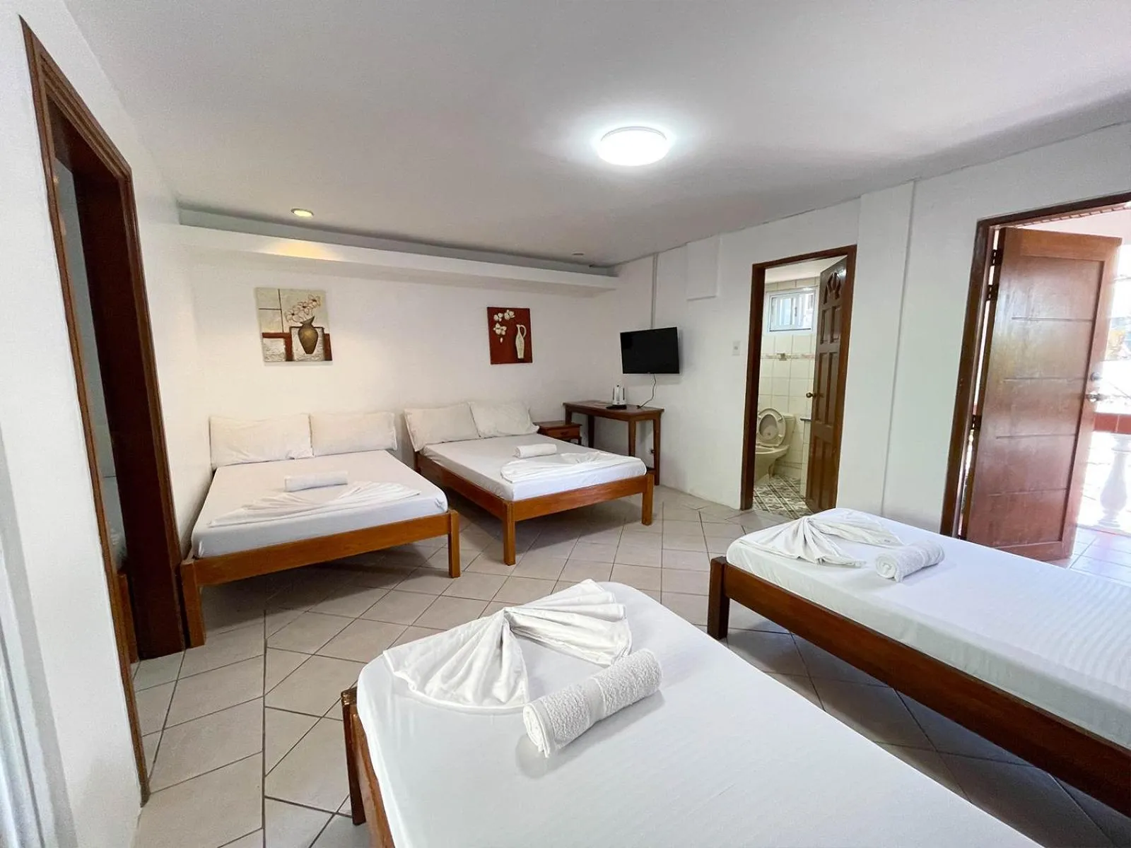 Bed in Agbing Seaside View Resort Puerto Galera powered by Cocotel