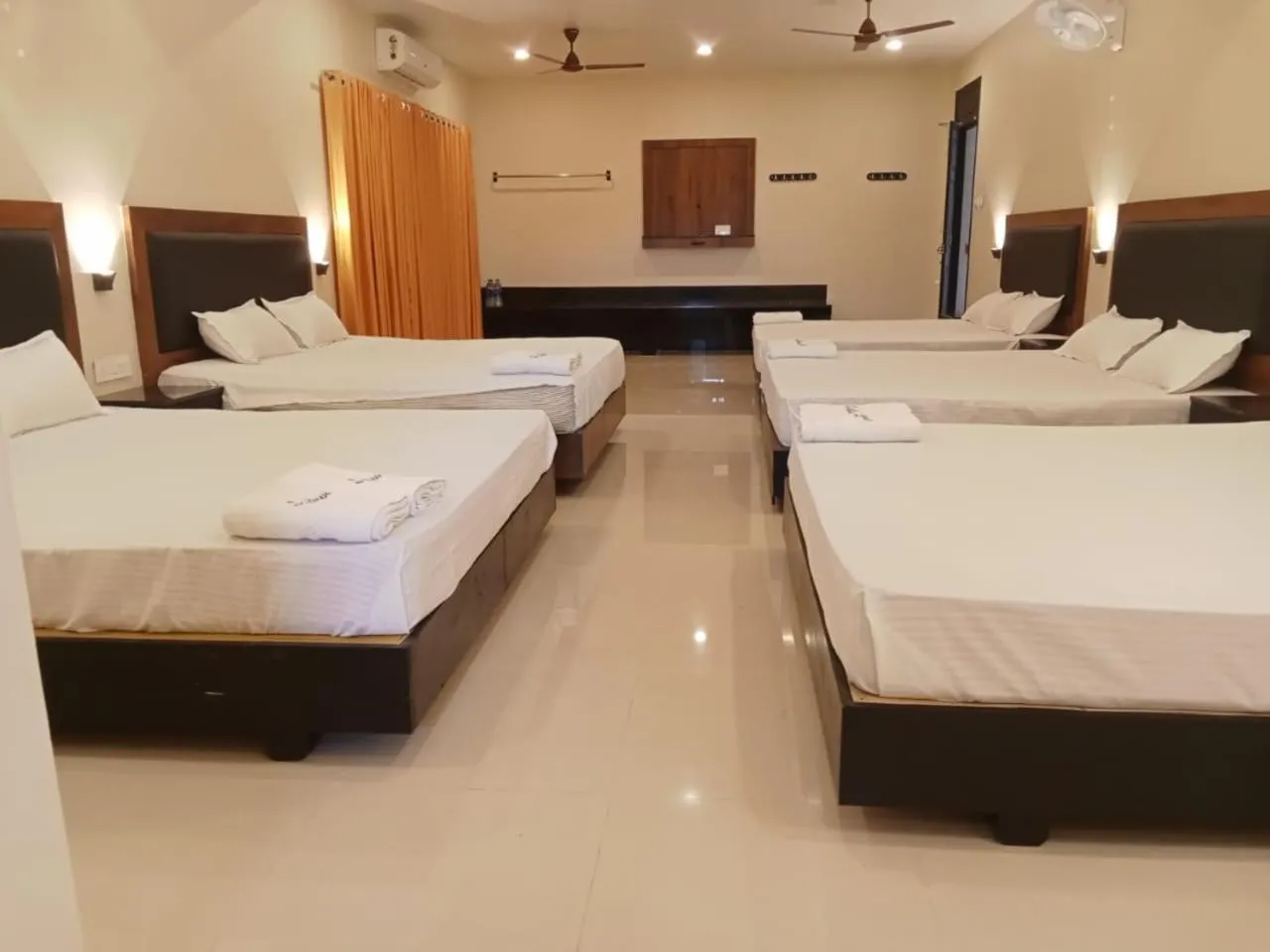 Bed in Hotel Sri Devi