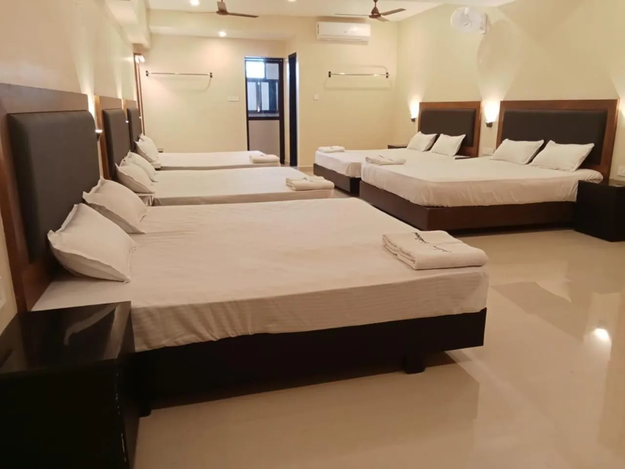 Bed in Hotel Sri Devi