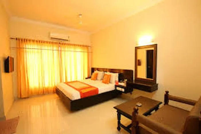 Bedroom, Bed in Hotel Sri Devi