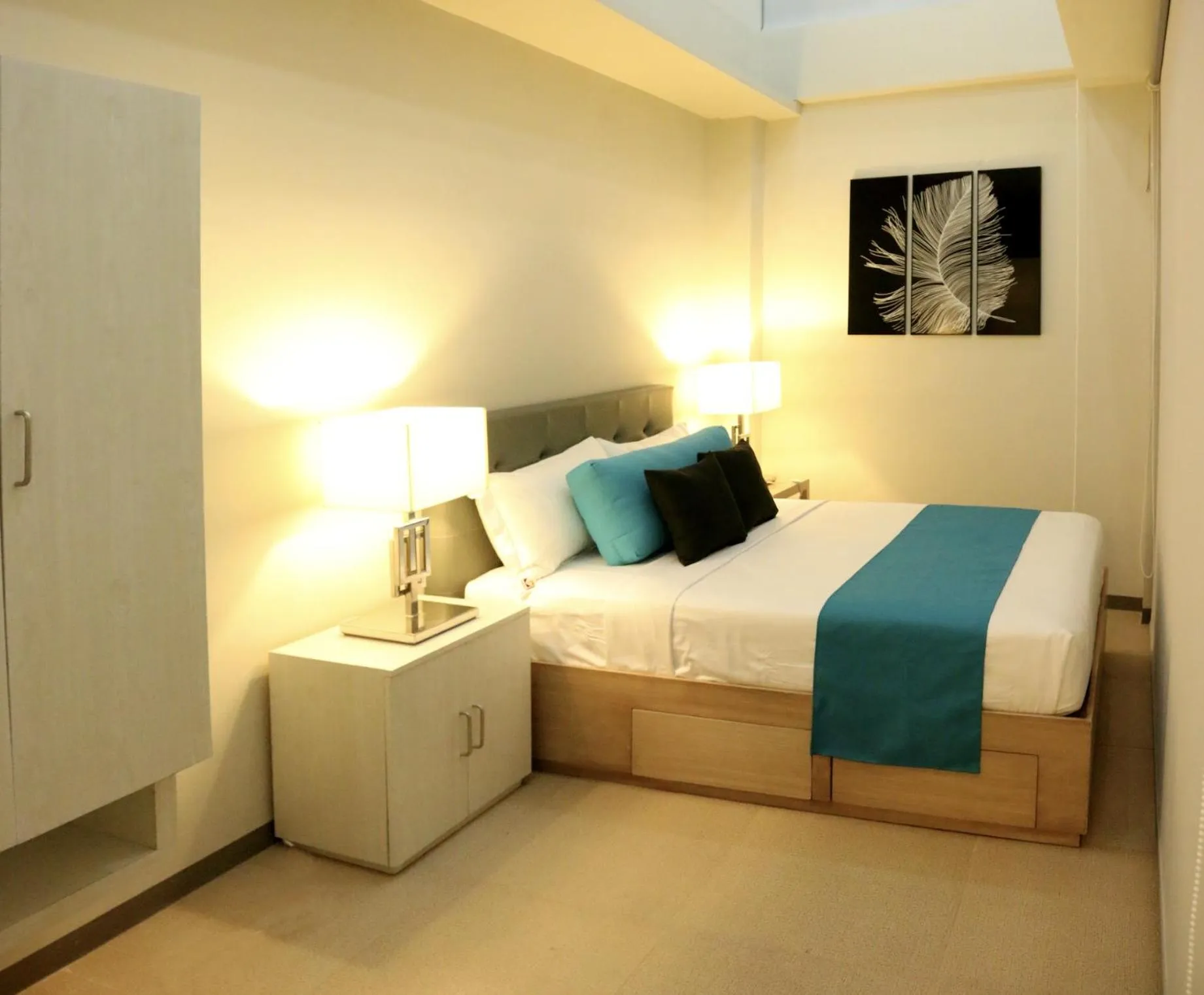 Bedroom, Bed in KLM Condotel