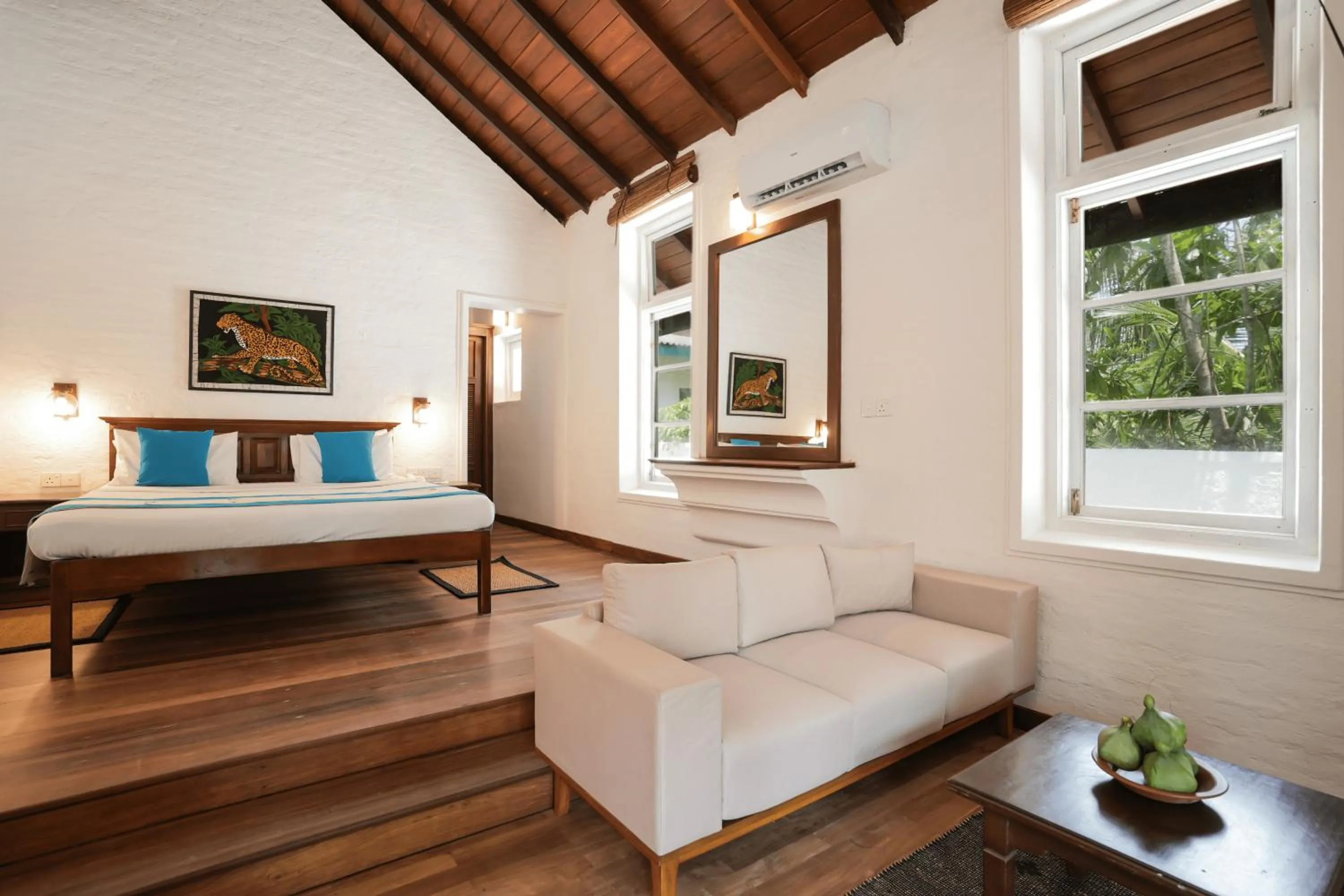 Bedroom, Bed in Hibiscus Beach Hotel & Villas