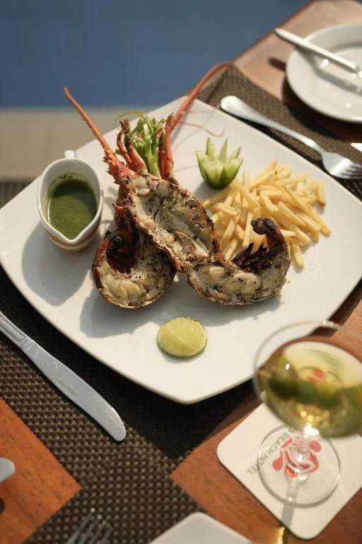 Hibiscus Beach Hotel & Villas