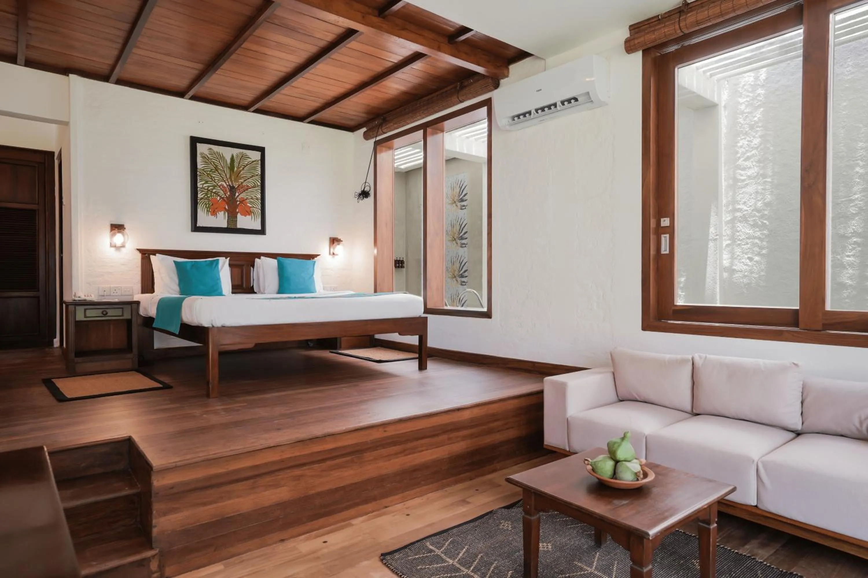 Living room, Bed in Hibiscus Beach Hotel & Villas