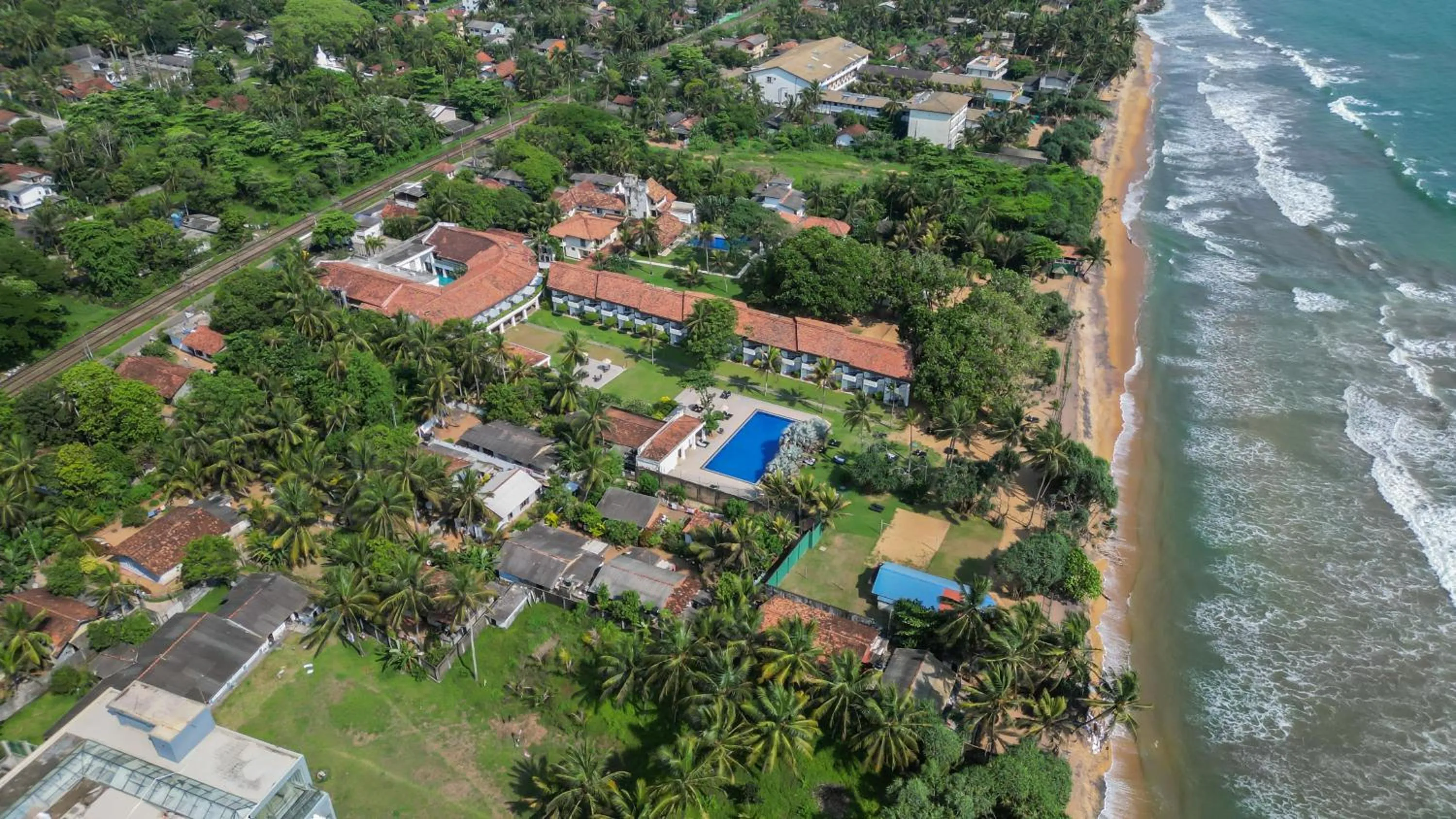 Hibiscus Beach Hotel & Villas