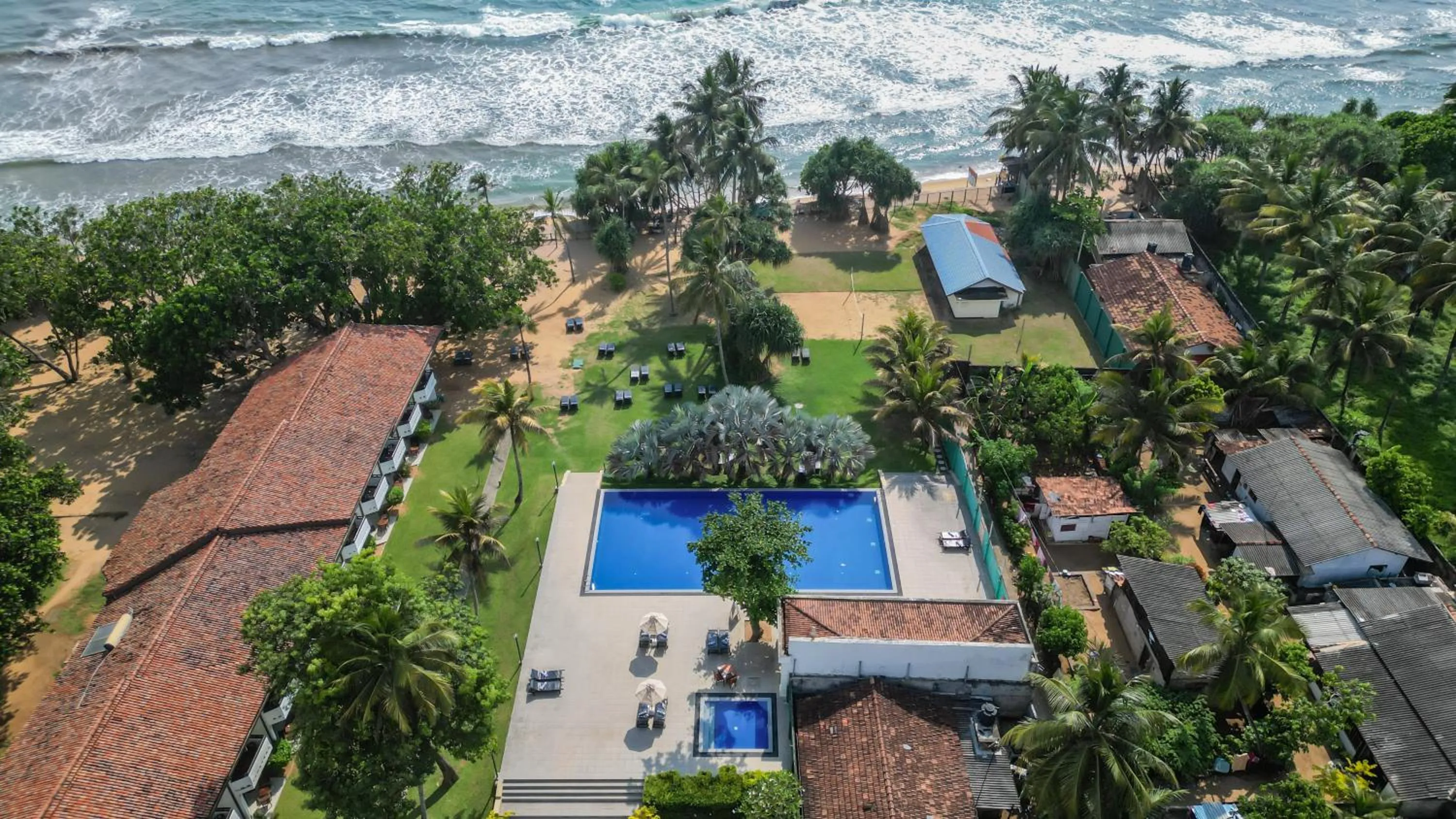 Hibiscus Beach Hotel & Villas