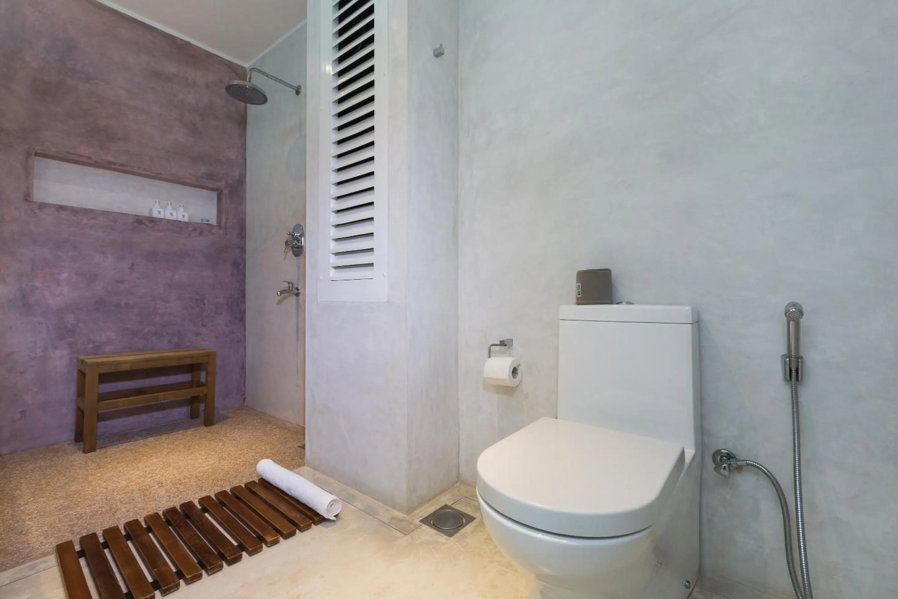 Bathroom in Sri Sharavi Beach Villas & Spa - with 43 metre saltwater infinity pool