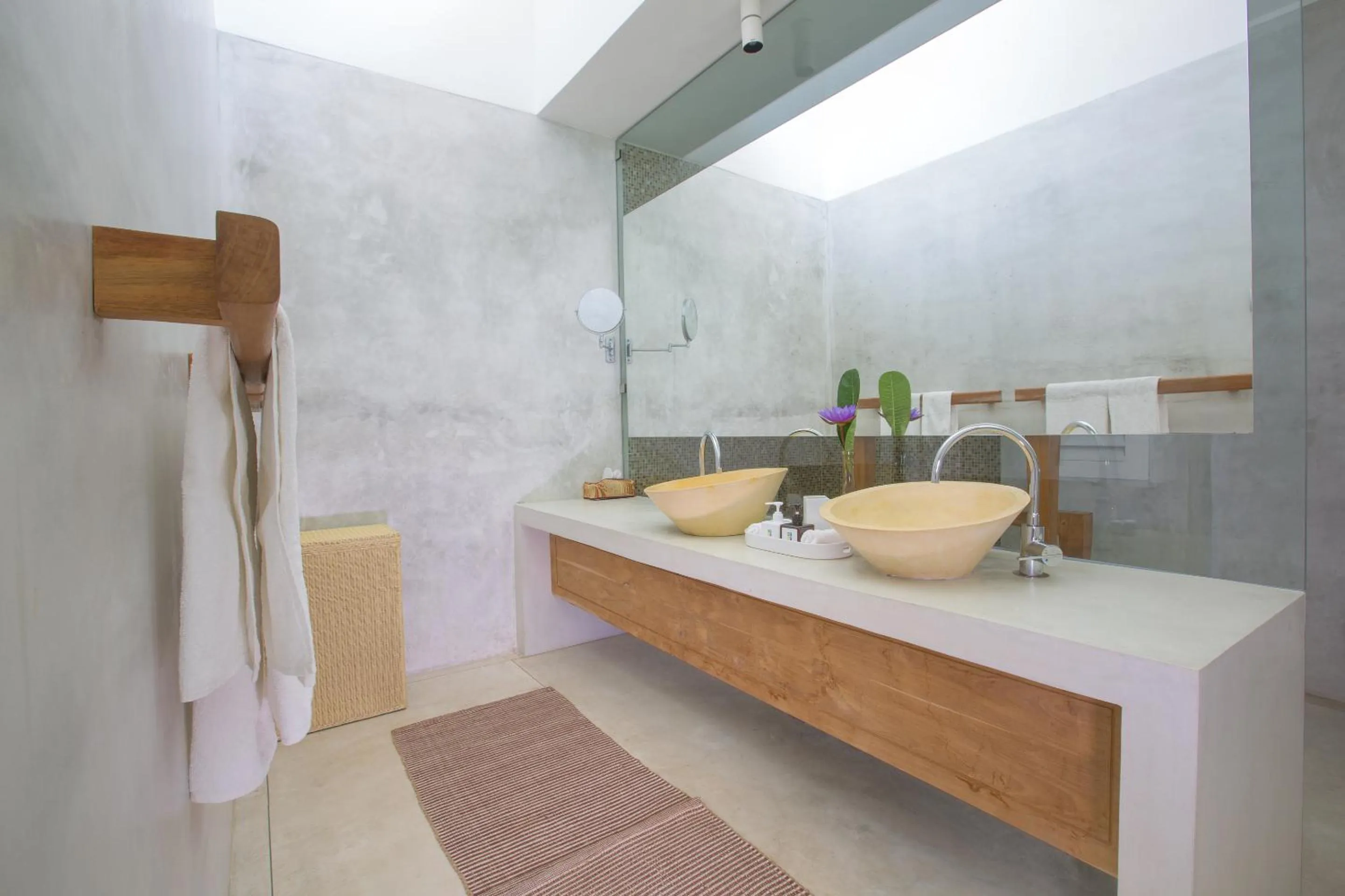 Bathroom in Sri Sharavi Beach Villas & Spa - with 43 metre saltwater infinity pool