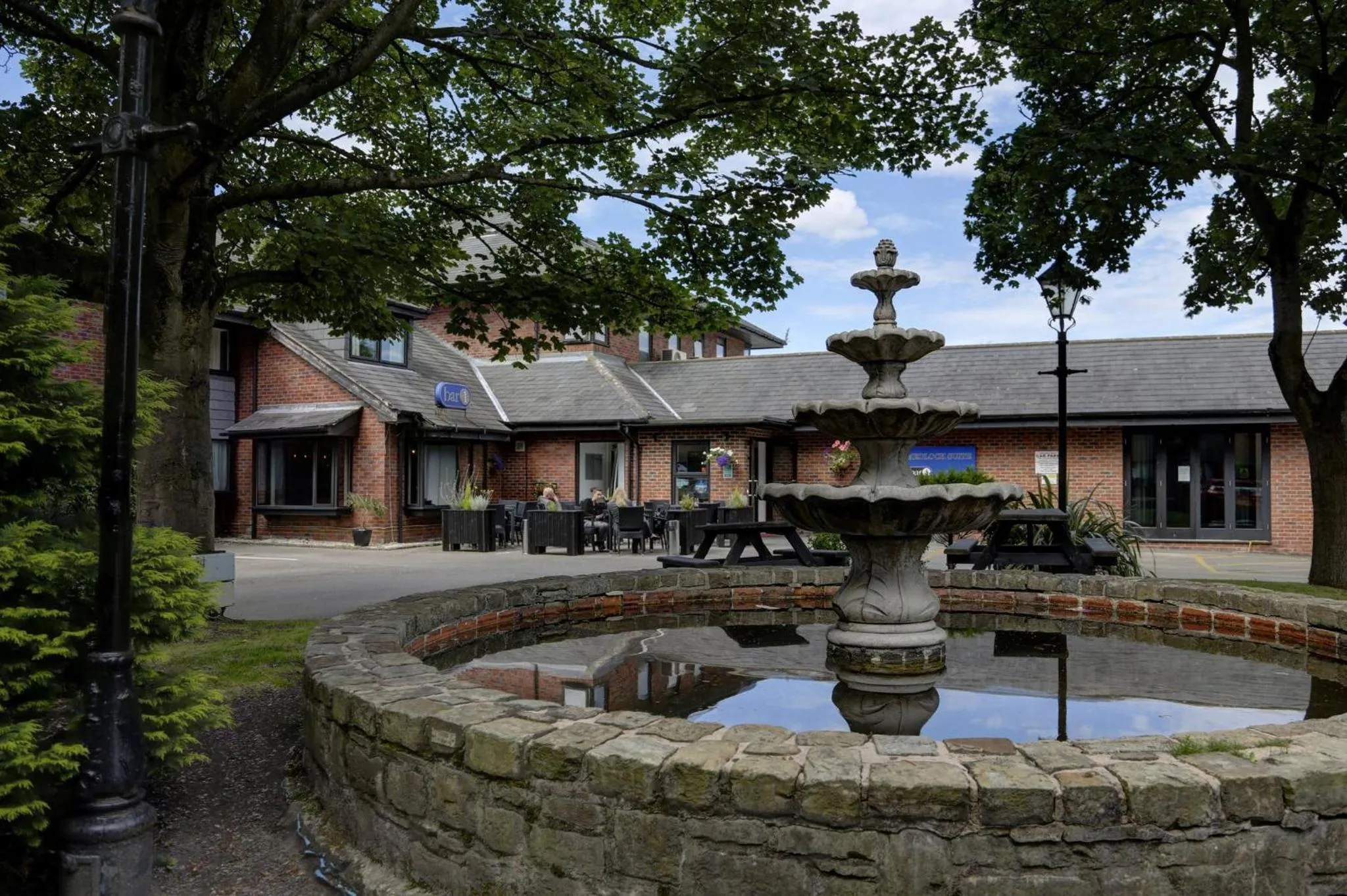 Property building in Holiday Inn - Manchester - Oldham by IHG