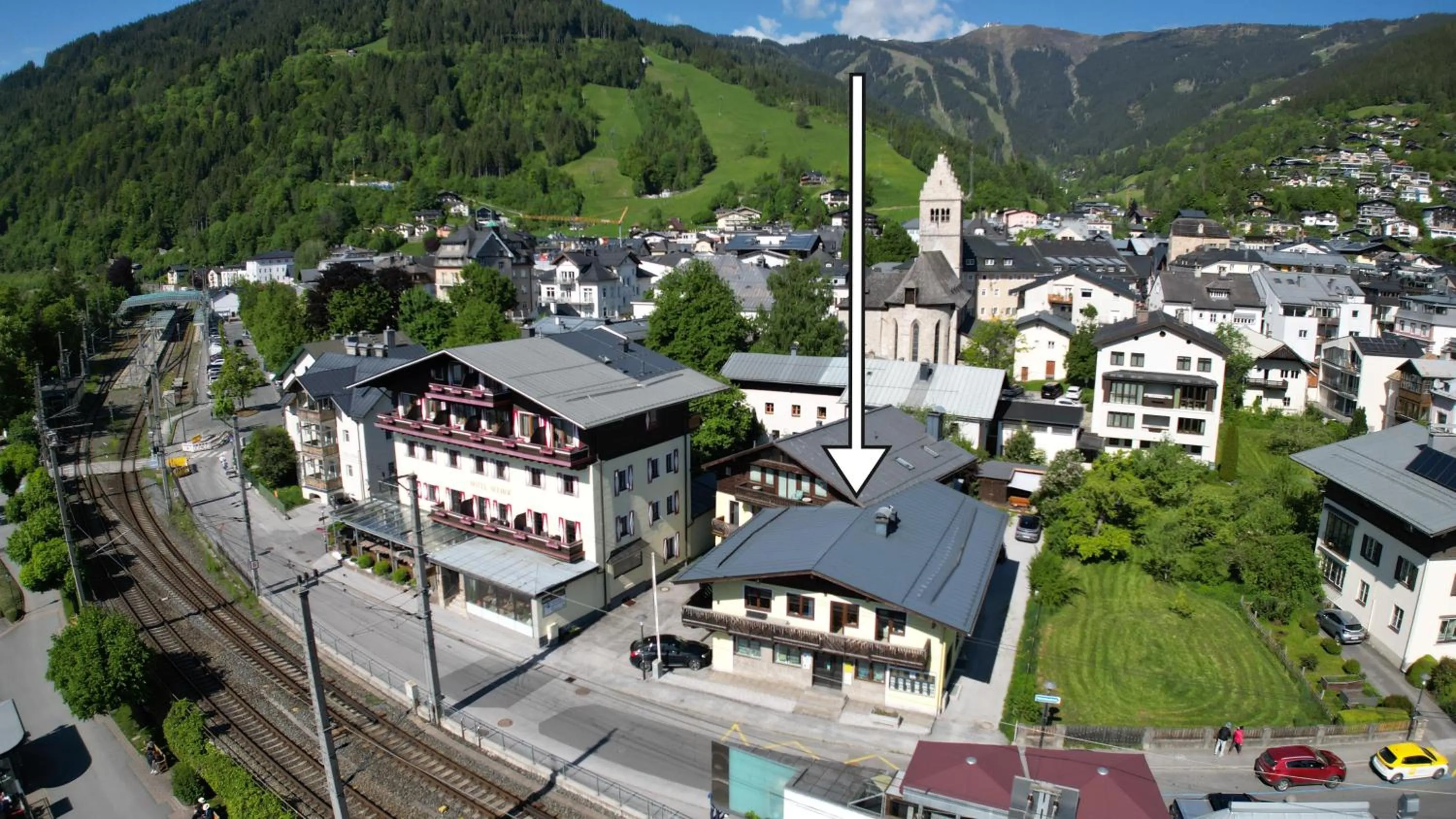 Property building in Ski-n-Lake City Apartments