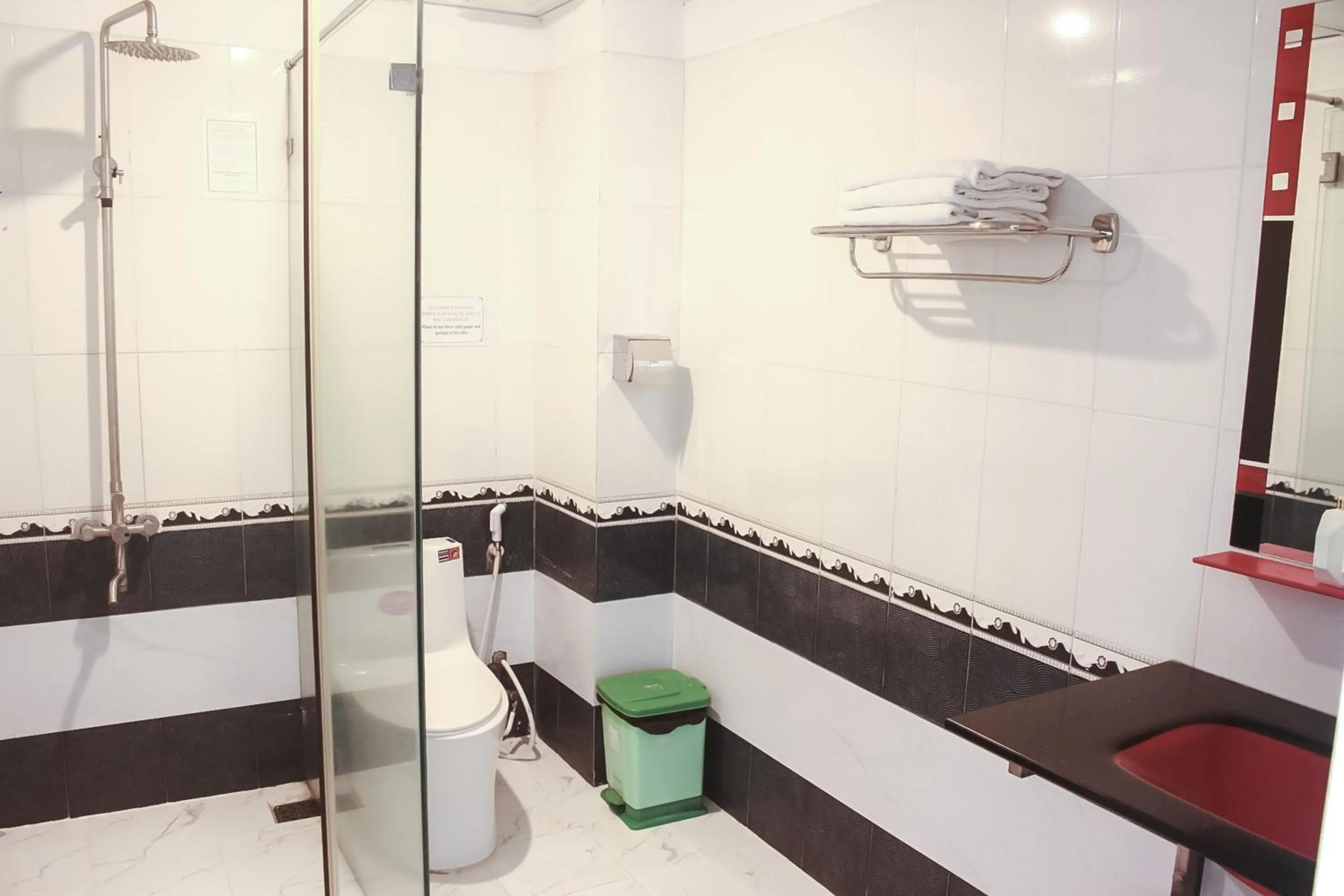 Shower in Ngọc Hân Hotel By The Moment