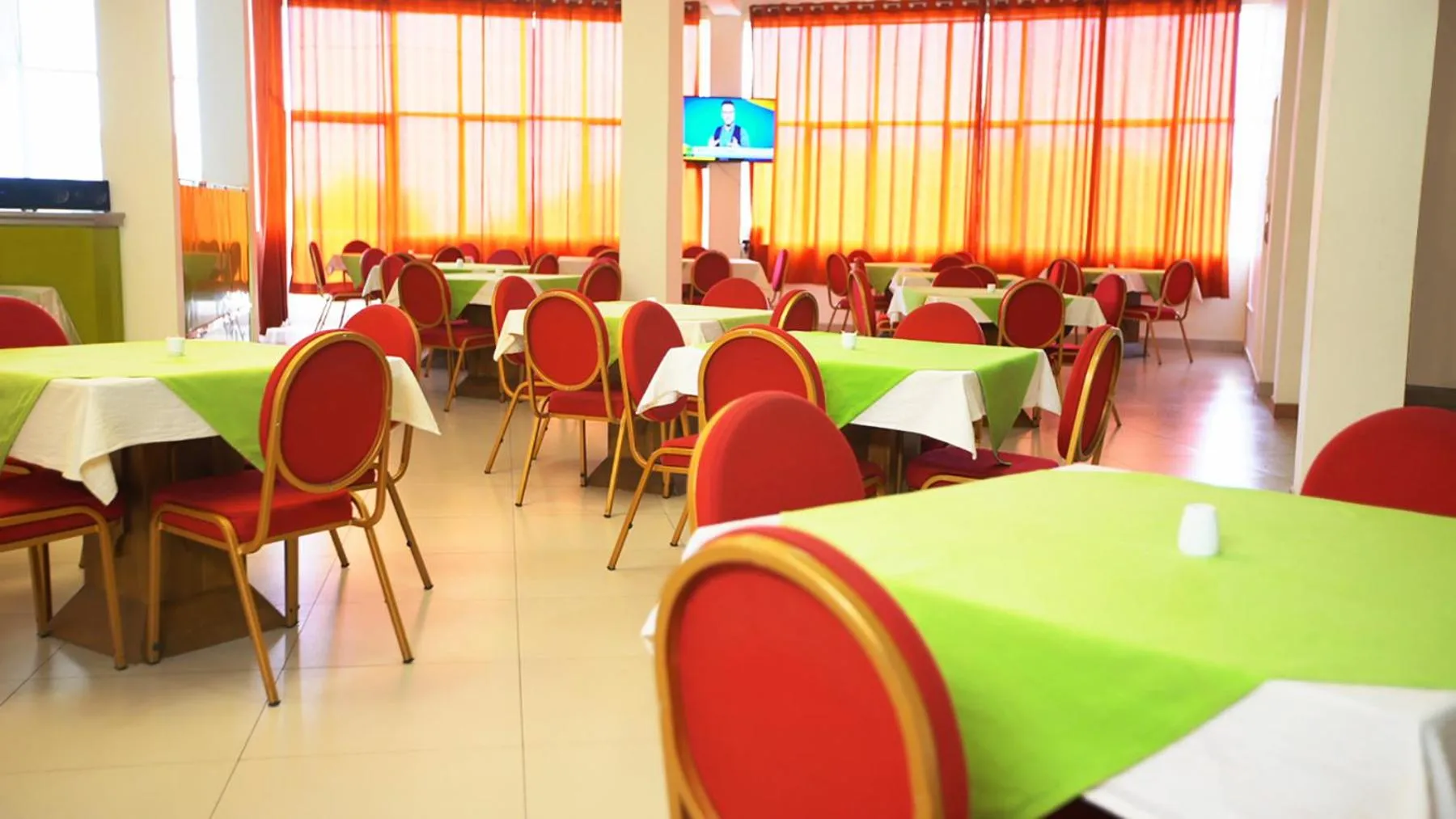 Restaurant/places to eat in Auslink Hotel