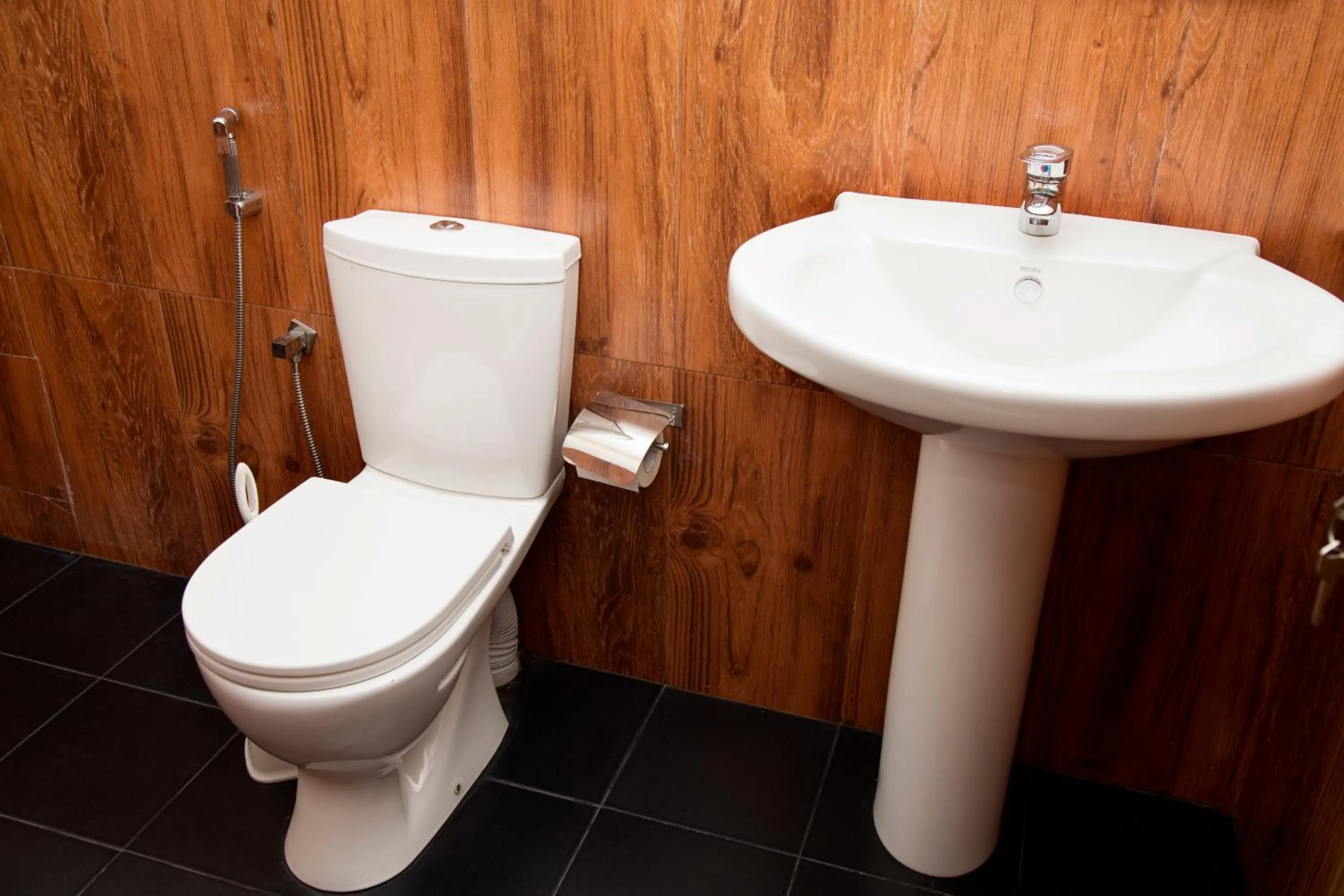 Toilet in Auslink Hotel