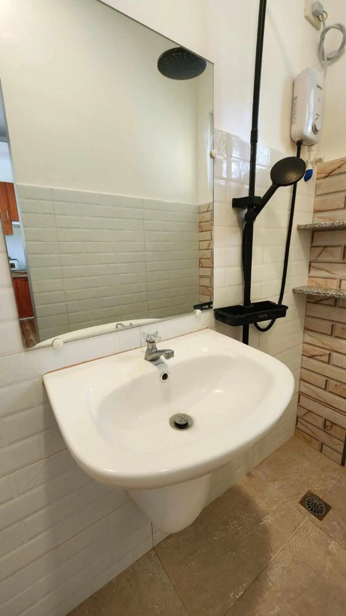 Toilet in E and C tourist inn