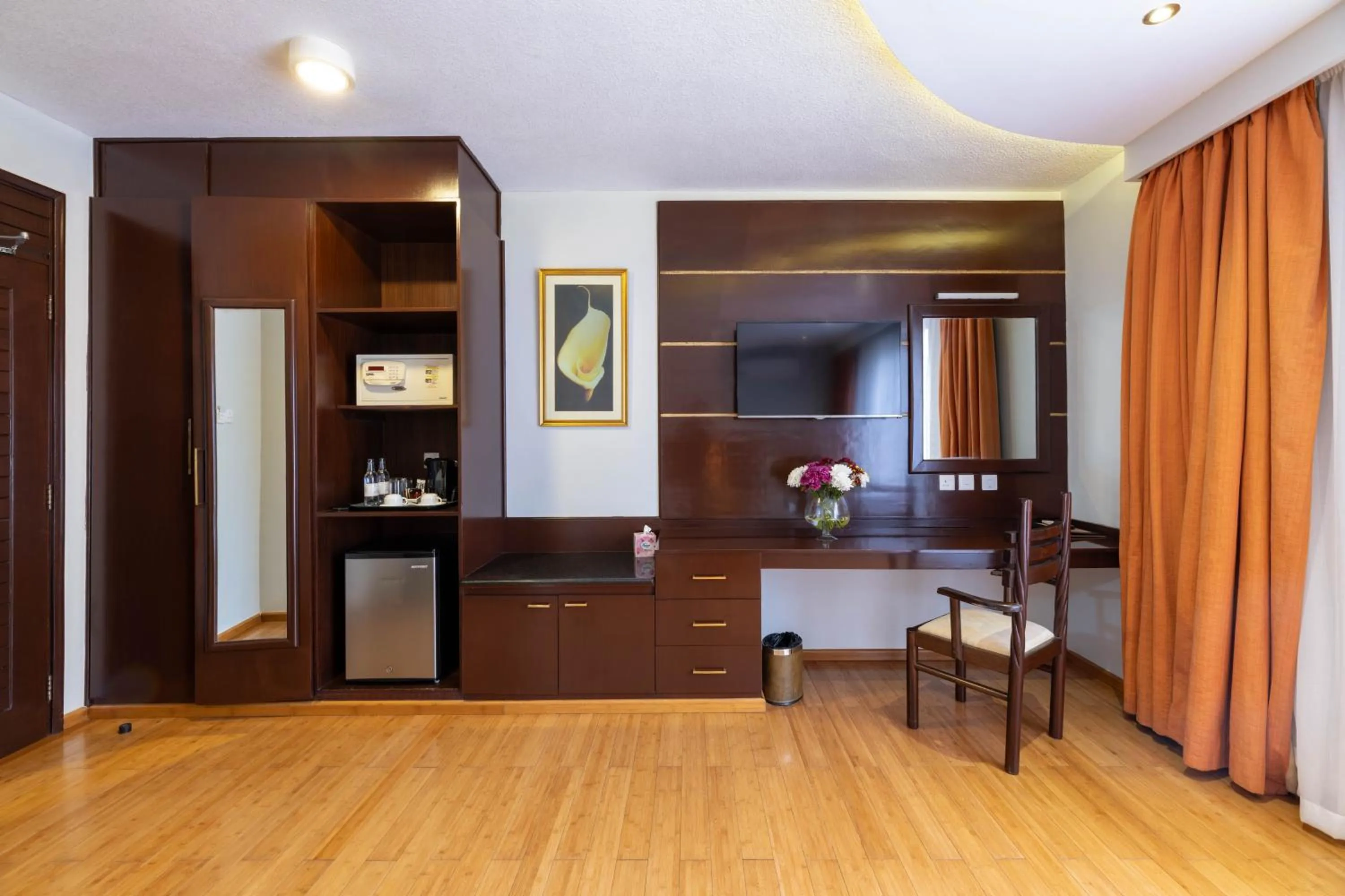 Coffee/tea facilities in The Monarch Hotel