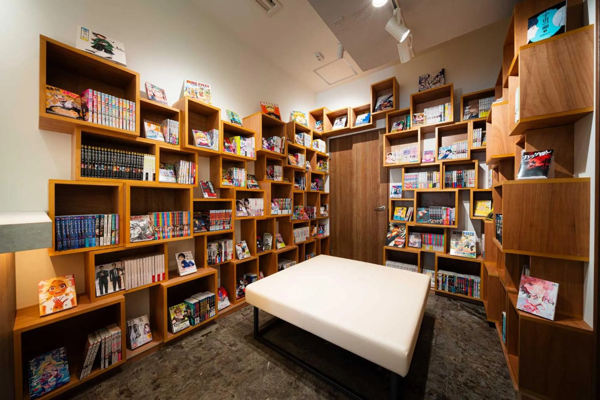 Lobby or reception in MANGA ART HOTEL, BAKUROCHO