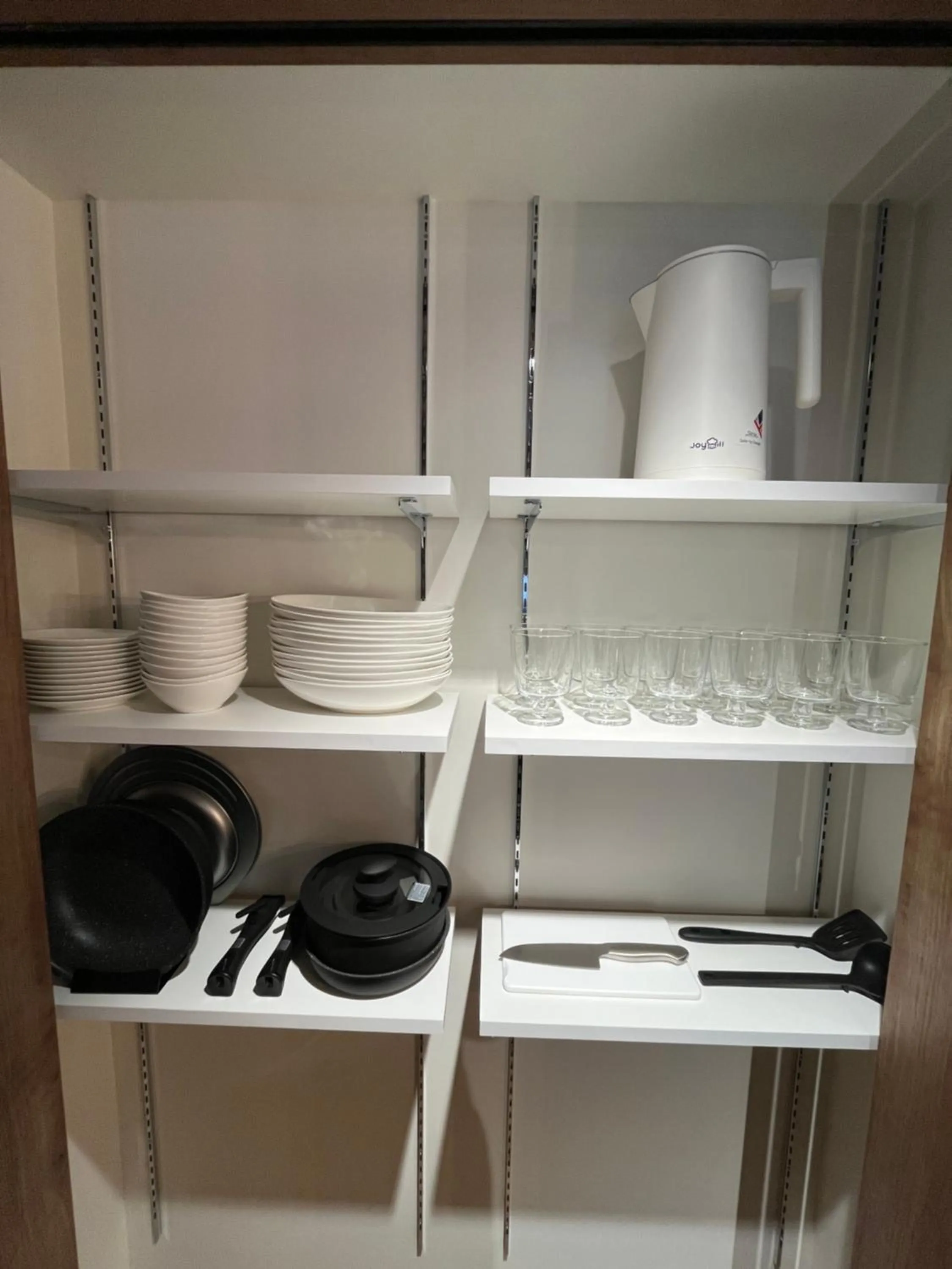 kitchen in MANGA ART HOTEL, BAKUROCHO