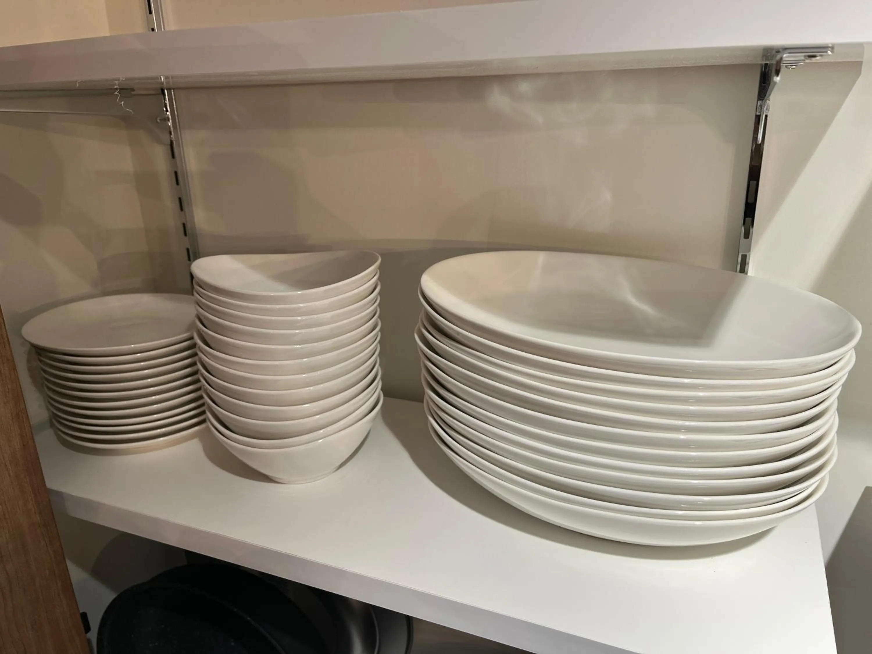 kitchen in MANGA ART HOTEL, BAKUROCHO