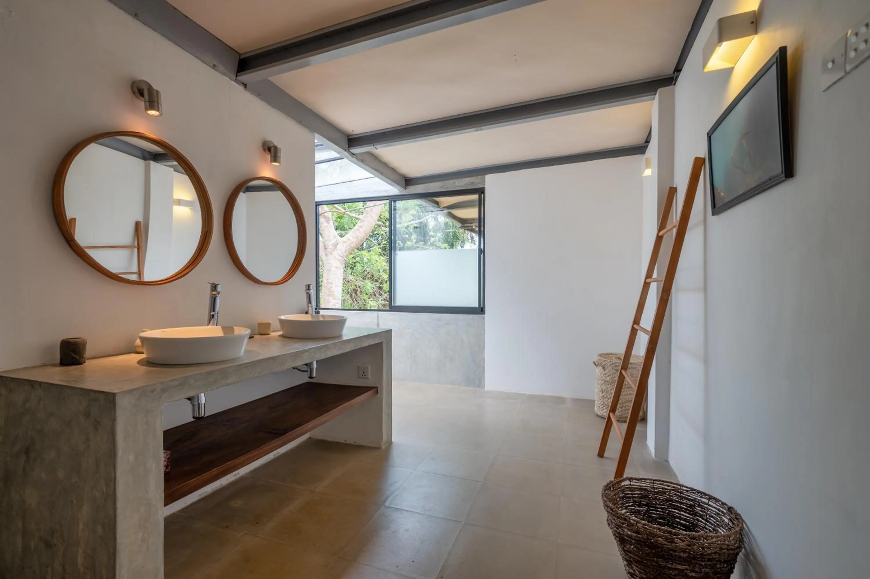 Bathroom in Redcliffs, Mirissa by The Serendipity Collection