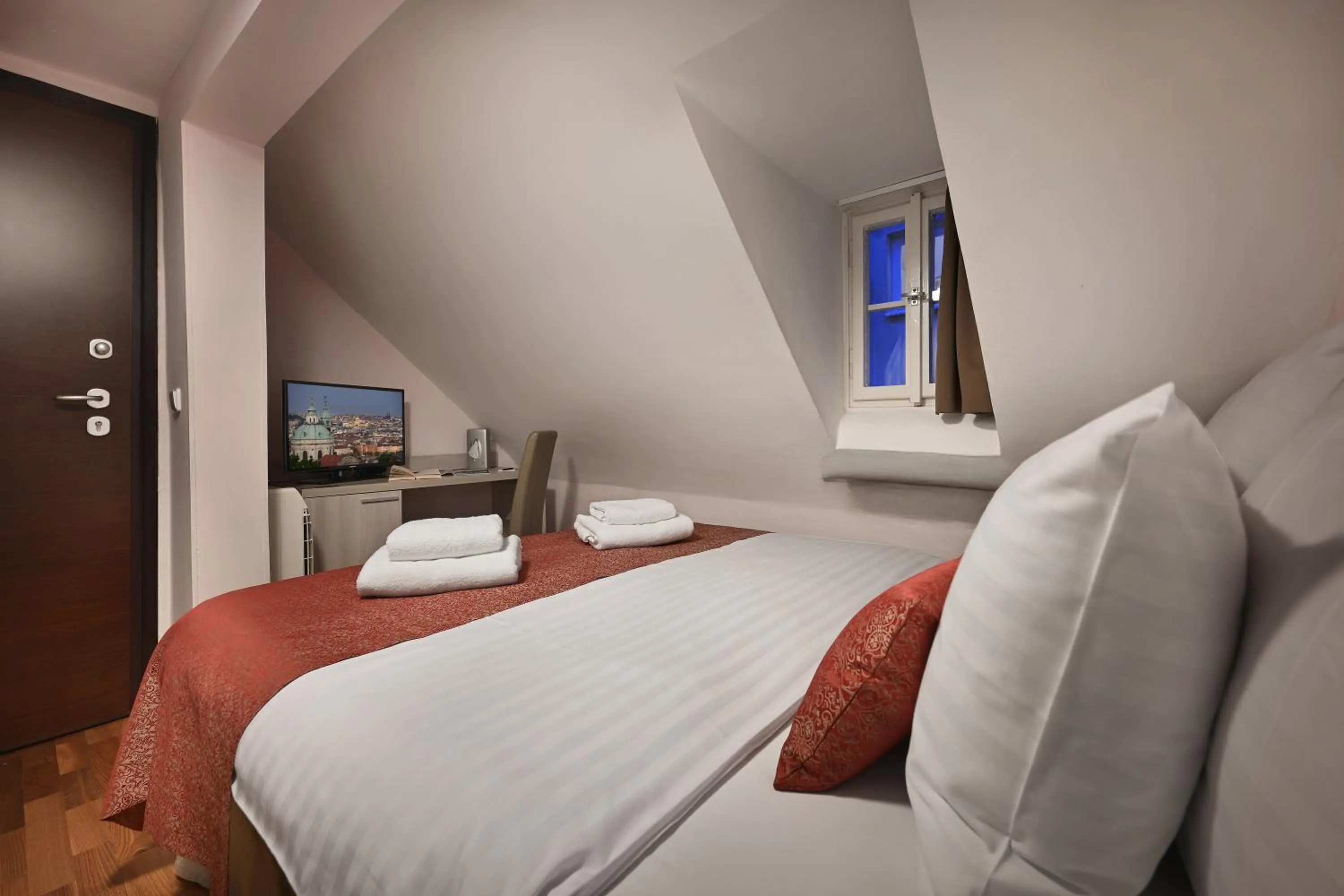 TV and multimedia, Bed in Boutique Residence by Little King