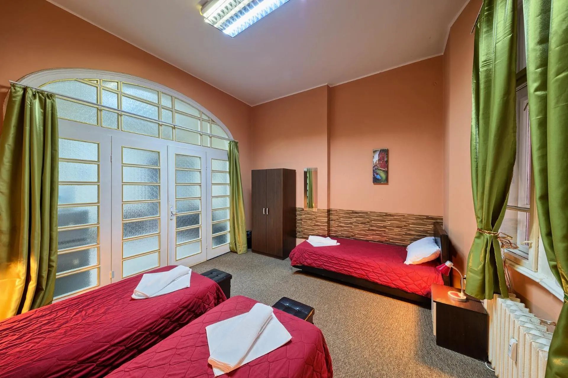 Photo of the whole room, Bed in Guesthouse32