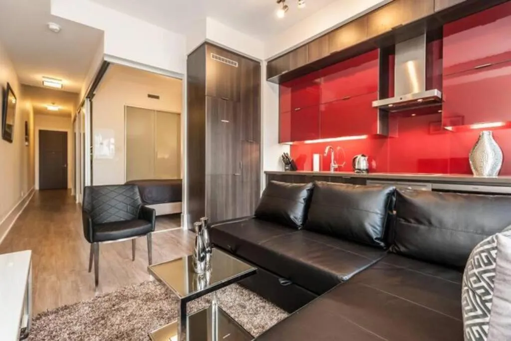 Standard Suite in Metropolis Loft - CN Tower