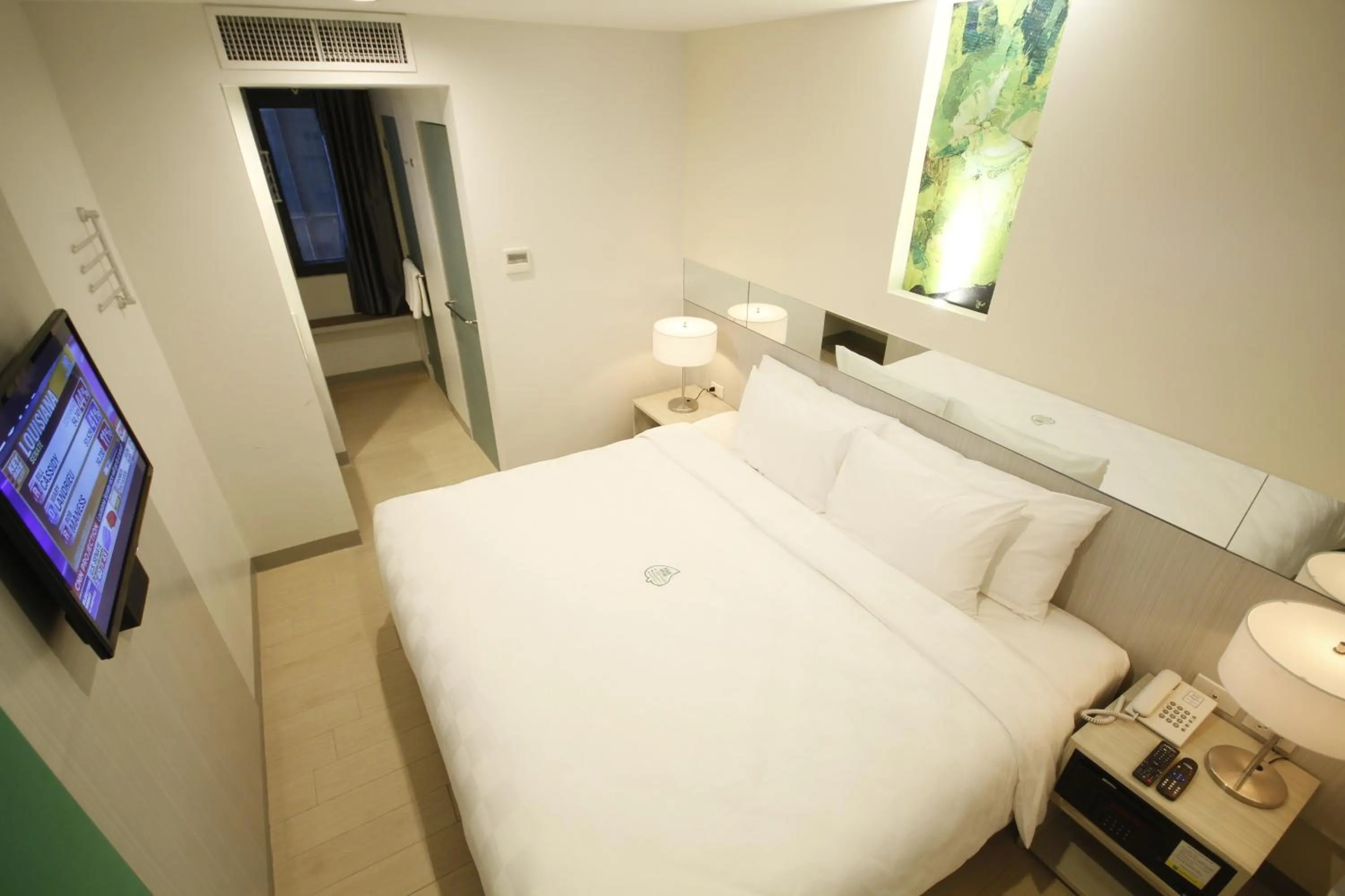 Photo of the whole room, Bed in Go Hotels Ortigas Center