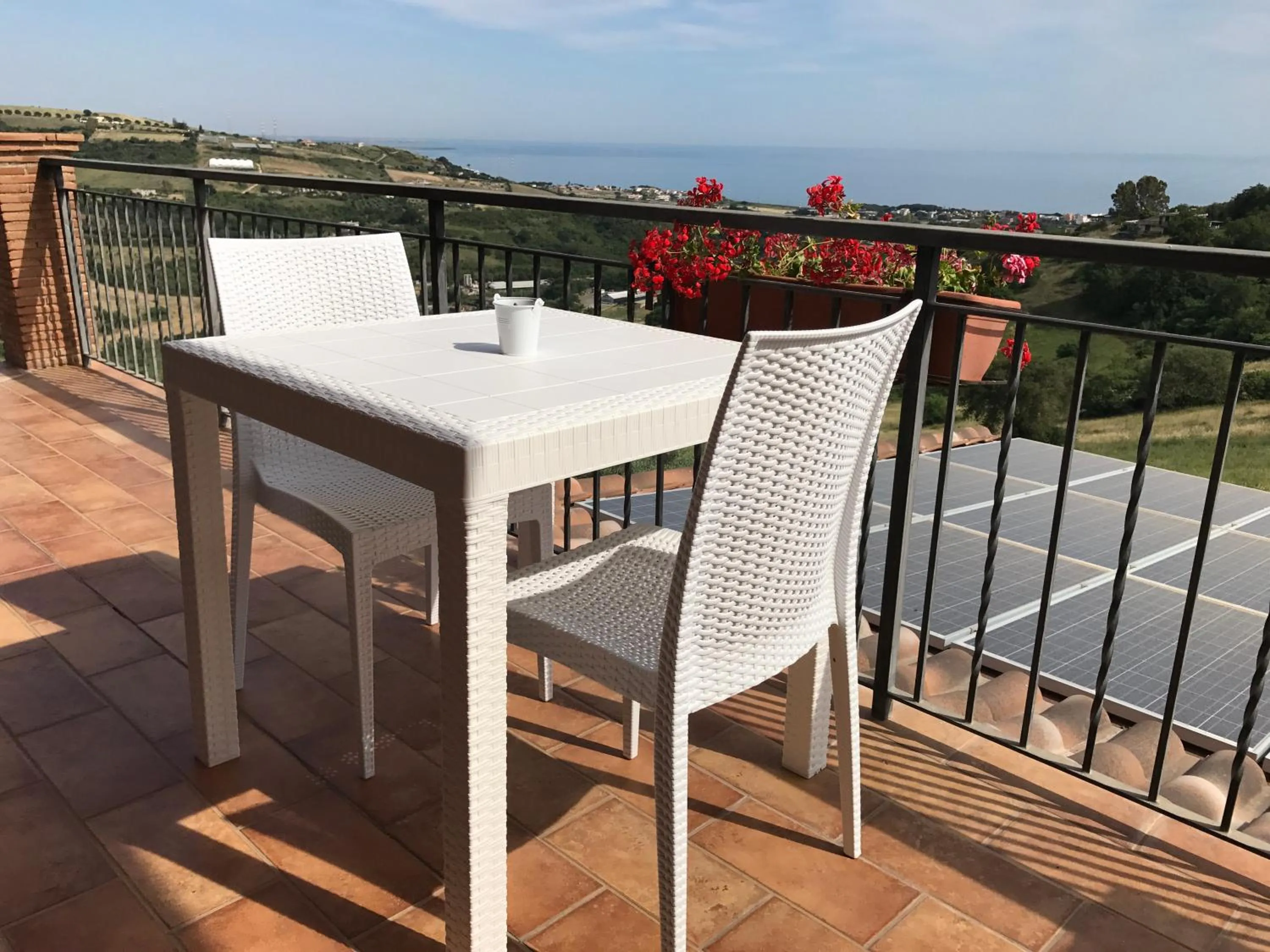 Apartment with Sea View in I Cardinali