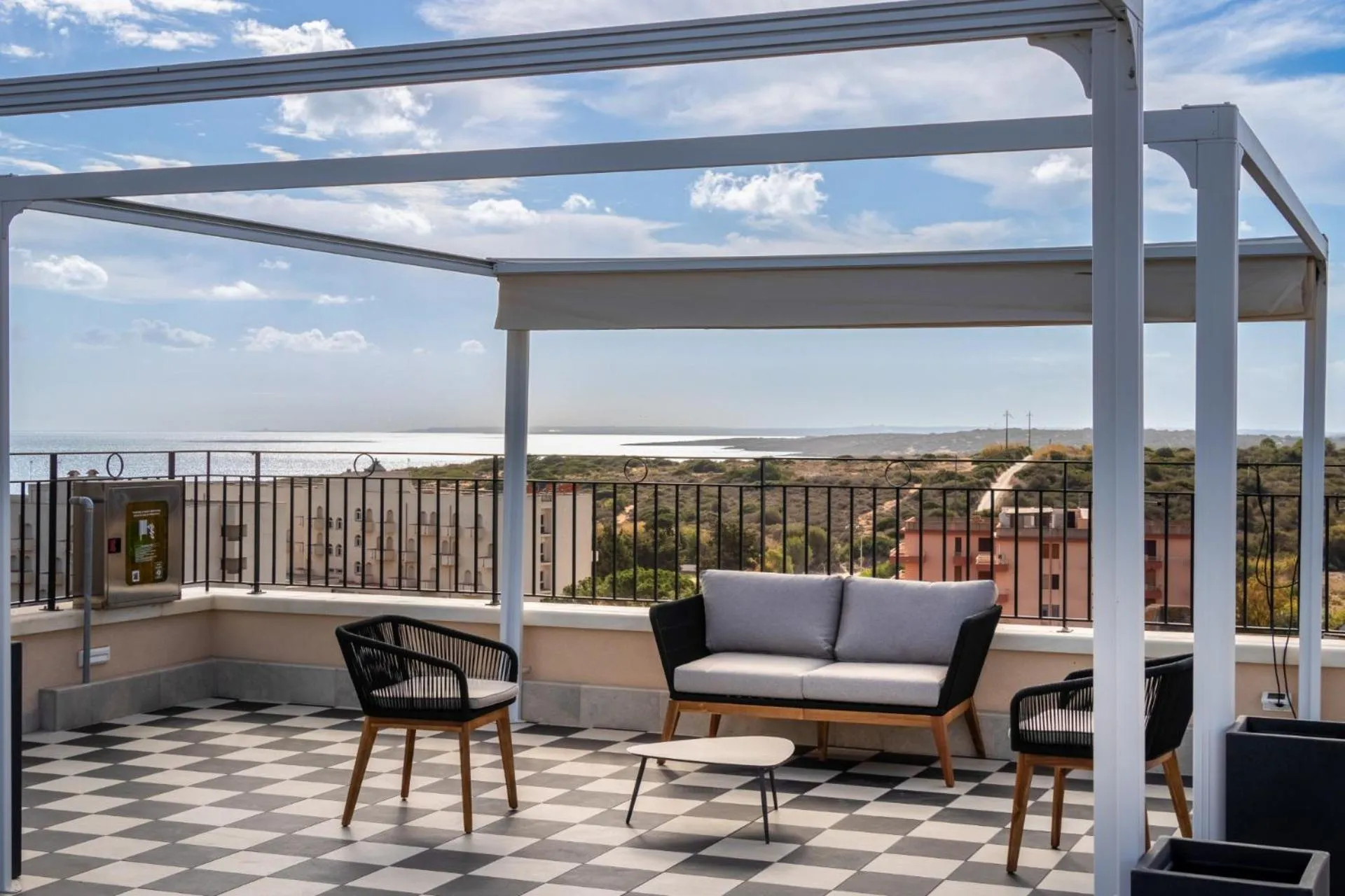 Restaurant/places to eat in Hotel Netum Mare