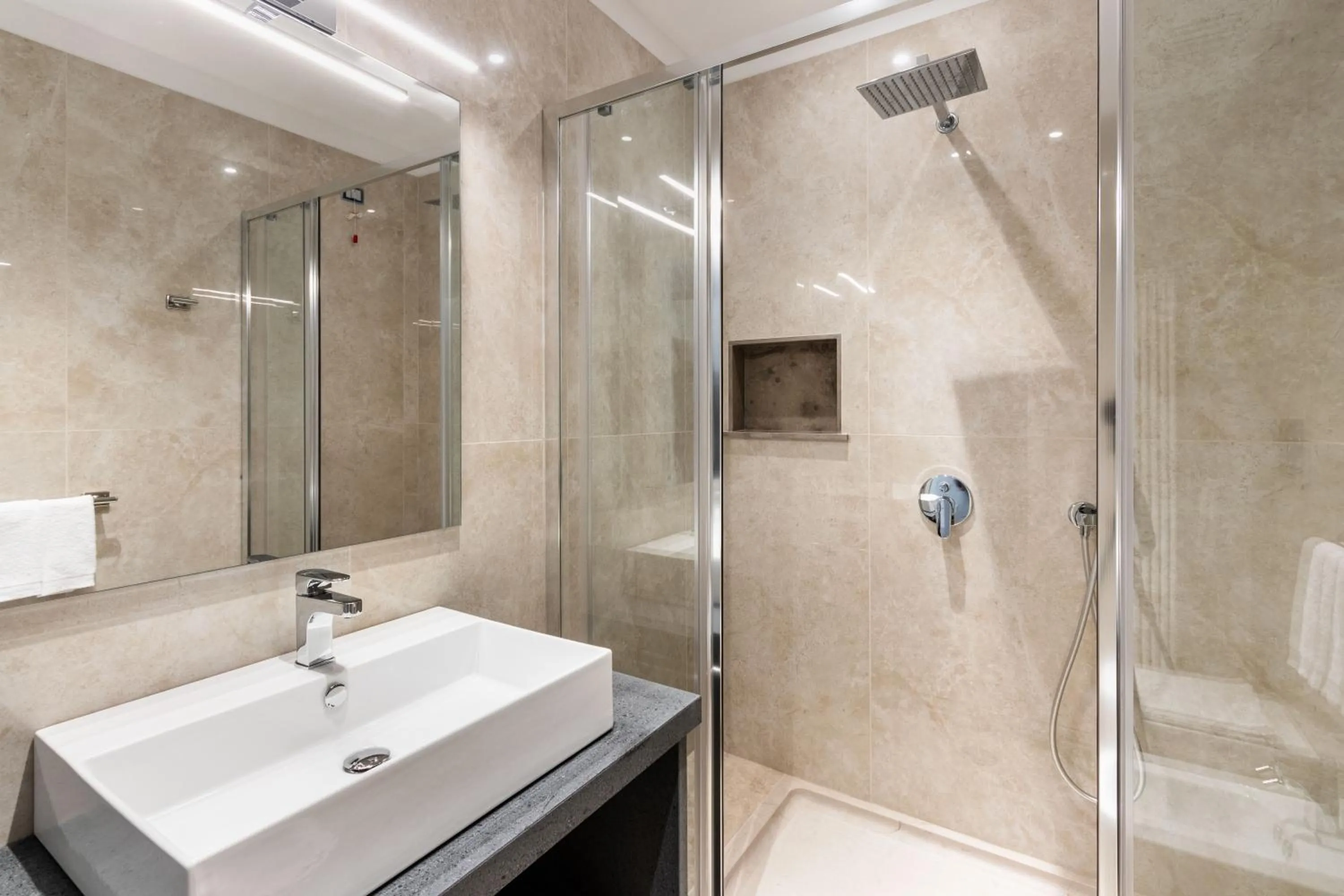 Bathroom in Hotel Netum Mare