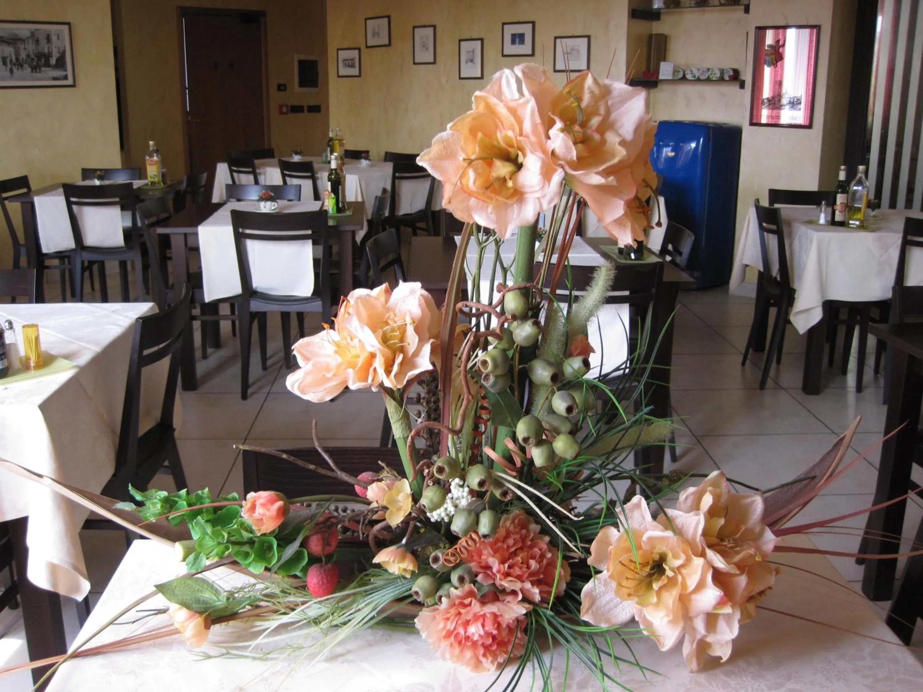 Restaurant/places to eat in Hotel Italia