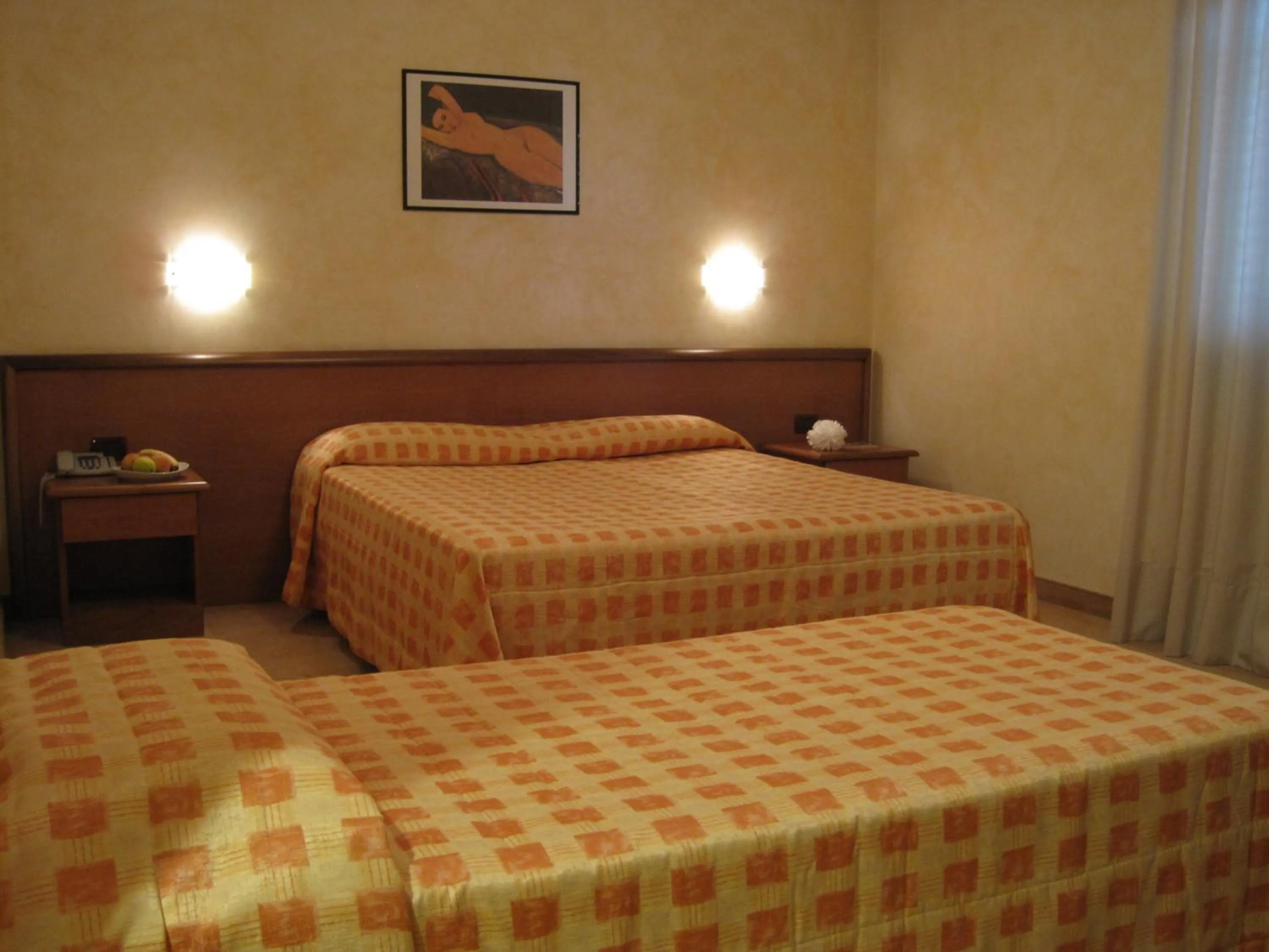 Photo of the whole room, Bed in Hotel Italia