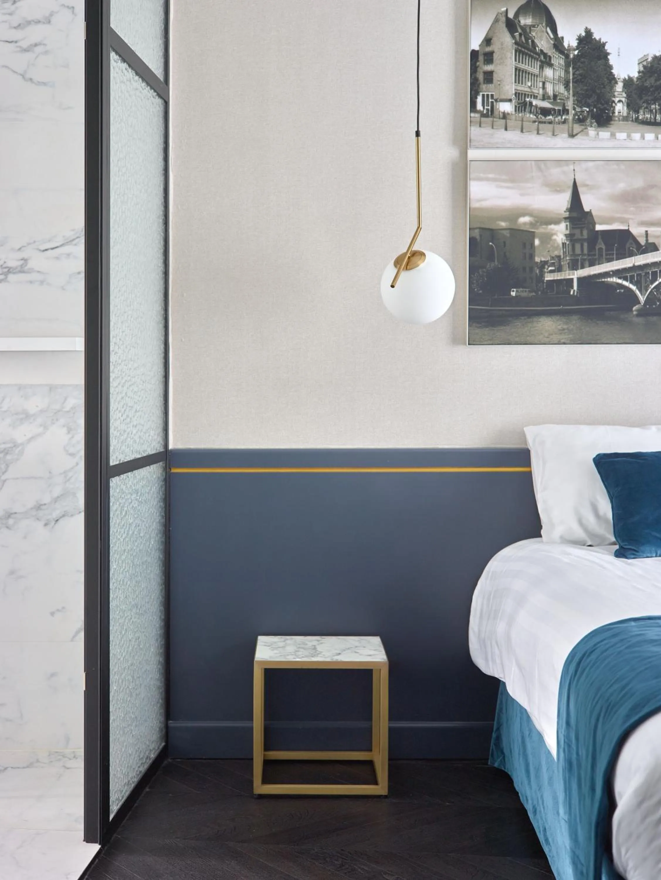 Bed in Amosa Liège City Centre Hotel