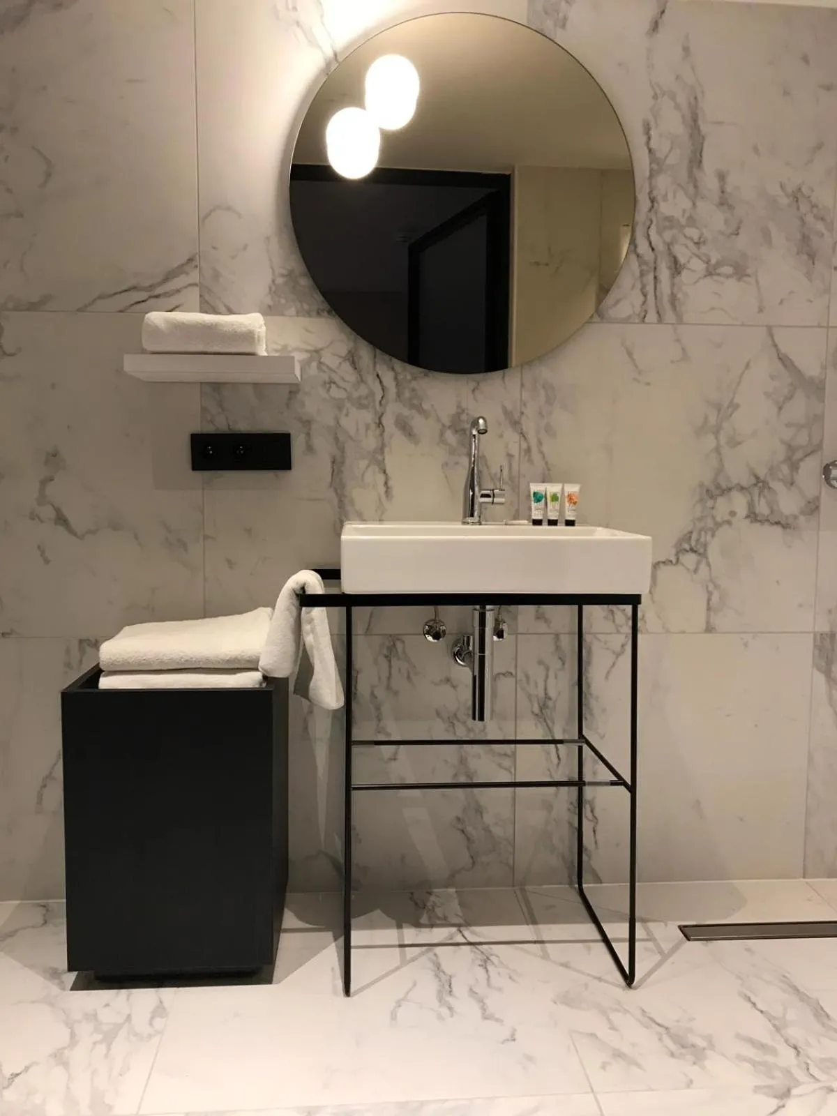 Bathroom in Amosa Liège City Centre Hotel