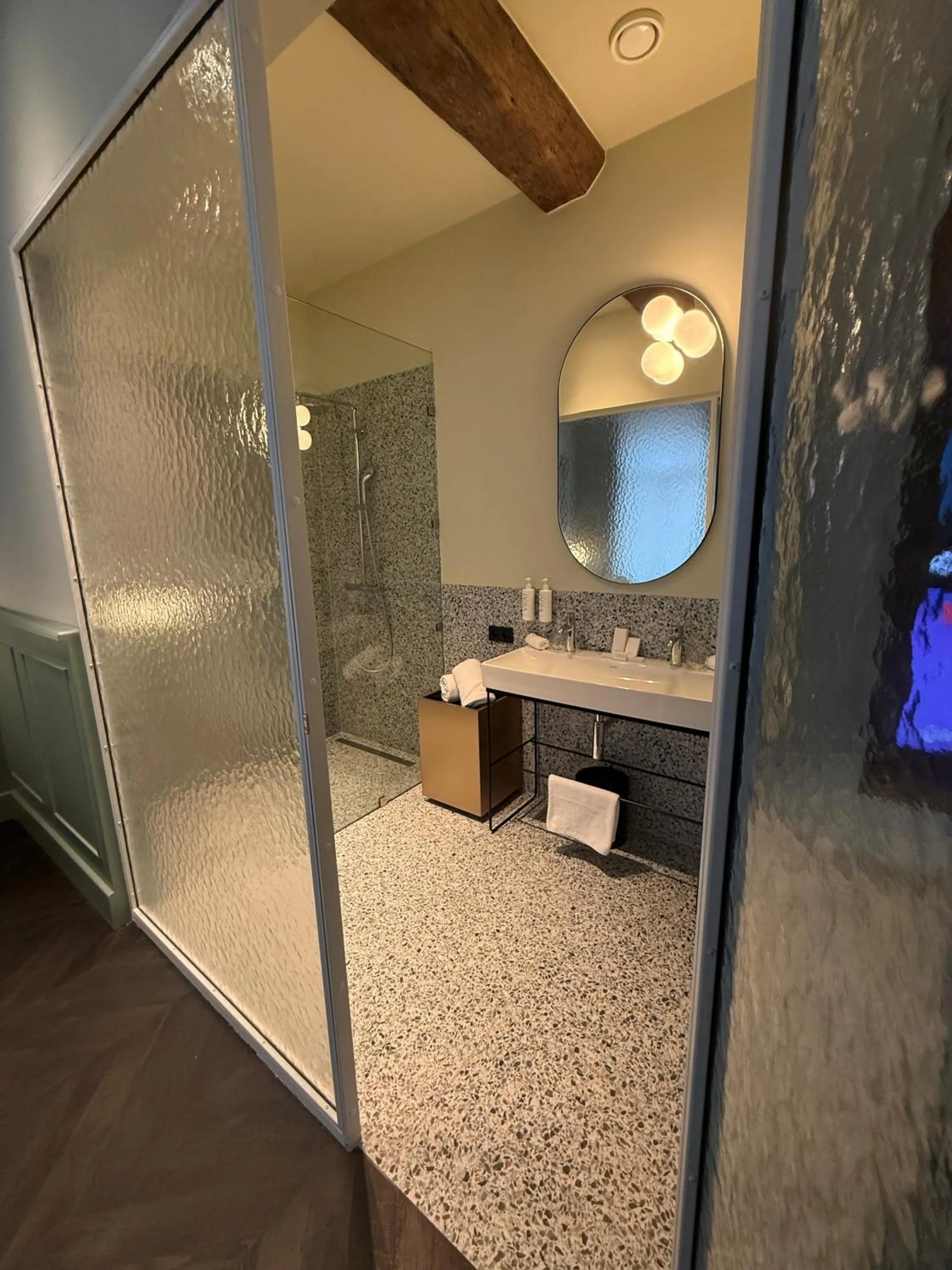 Bathroom in Amosa Liège City Centre Hotel