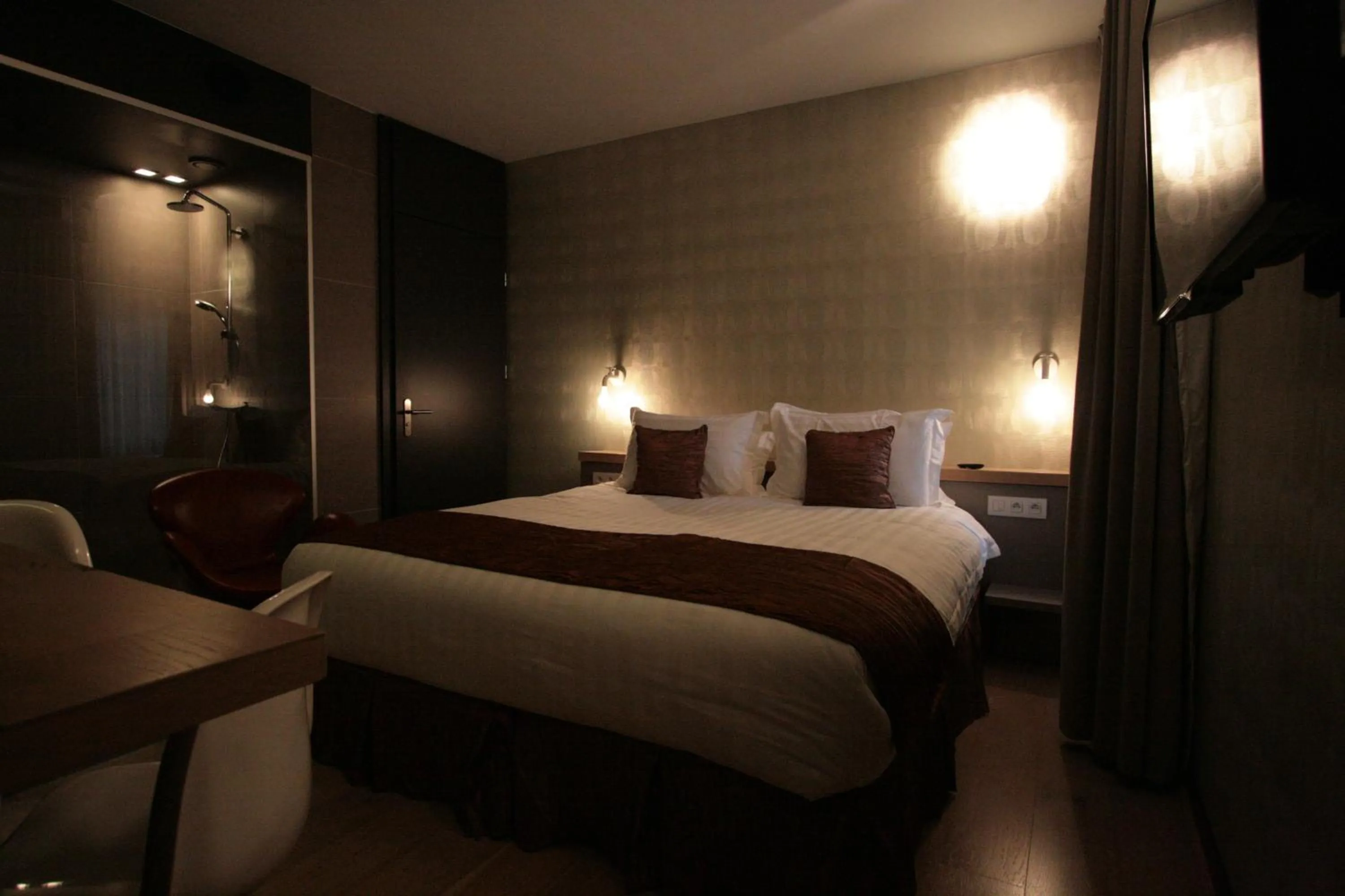 Bedroom, Bed in Amosa Liège City Centre Hotel