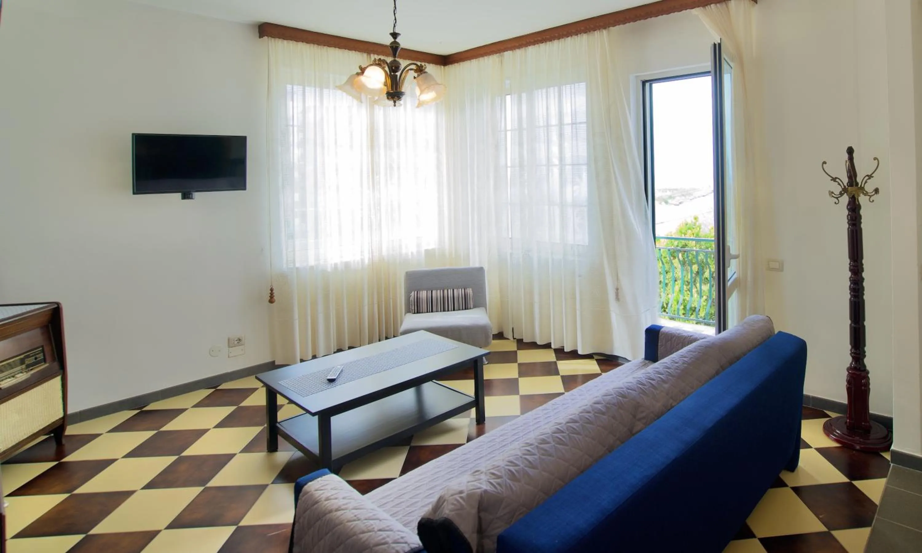 TV and multimedia, Bed in +61 Lounge Apartment