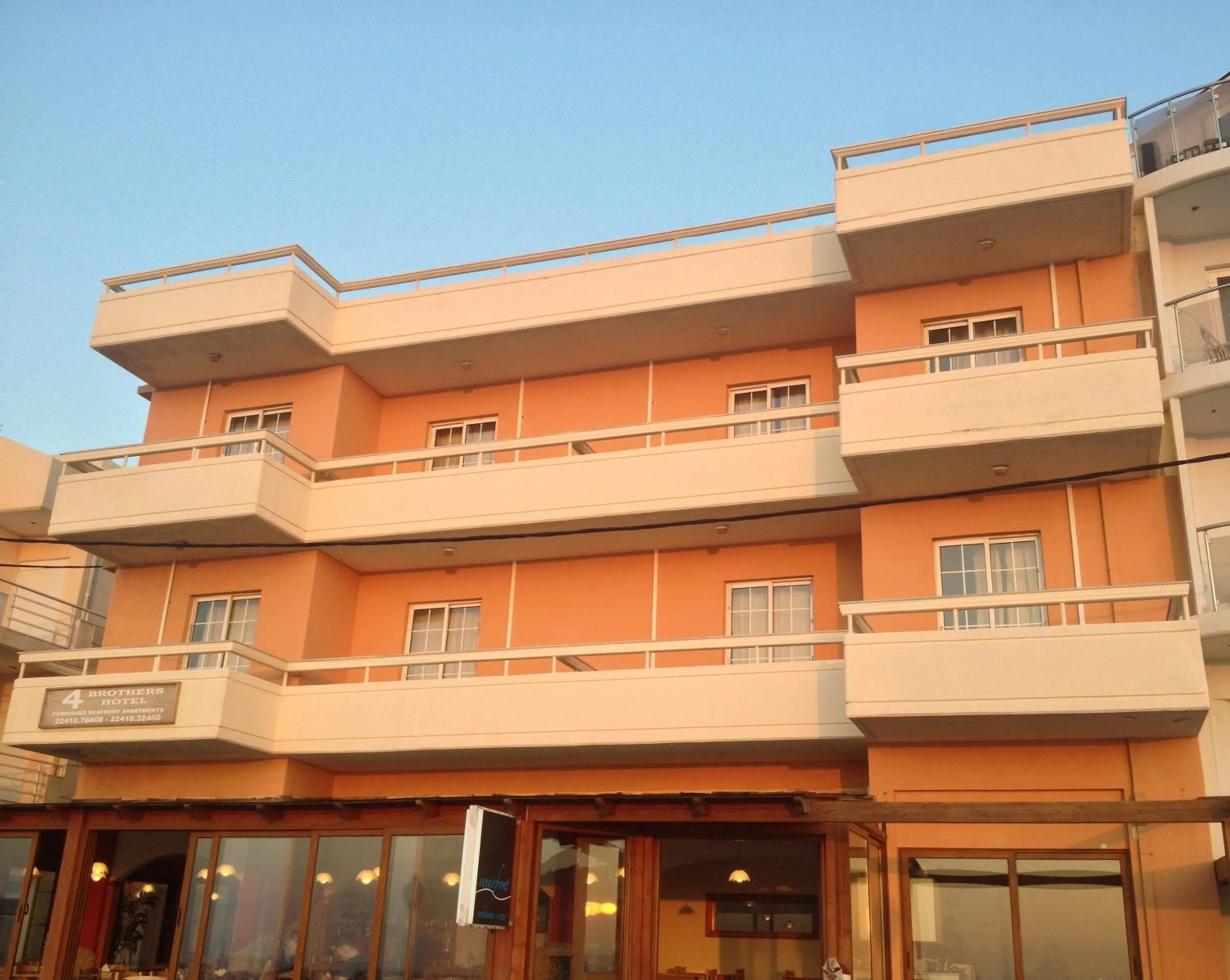 Restaurant/places to eat in 4 Brothers