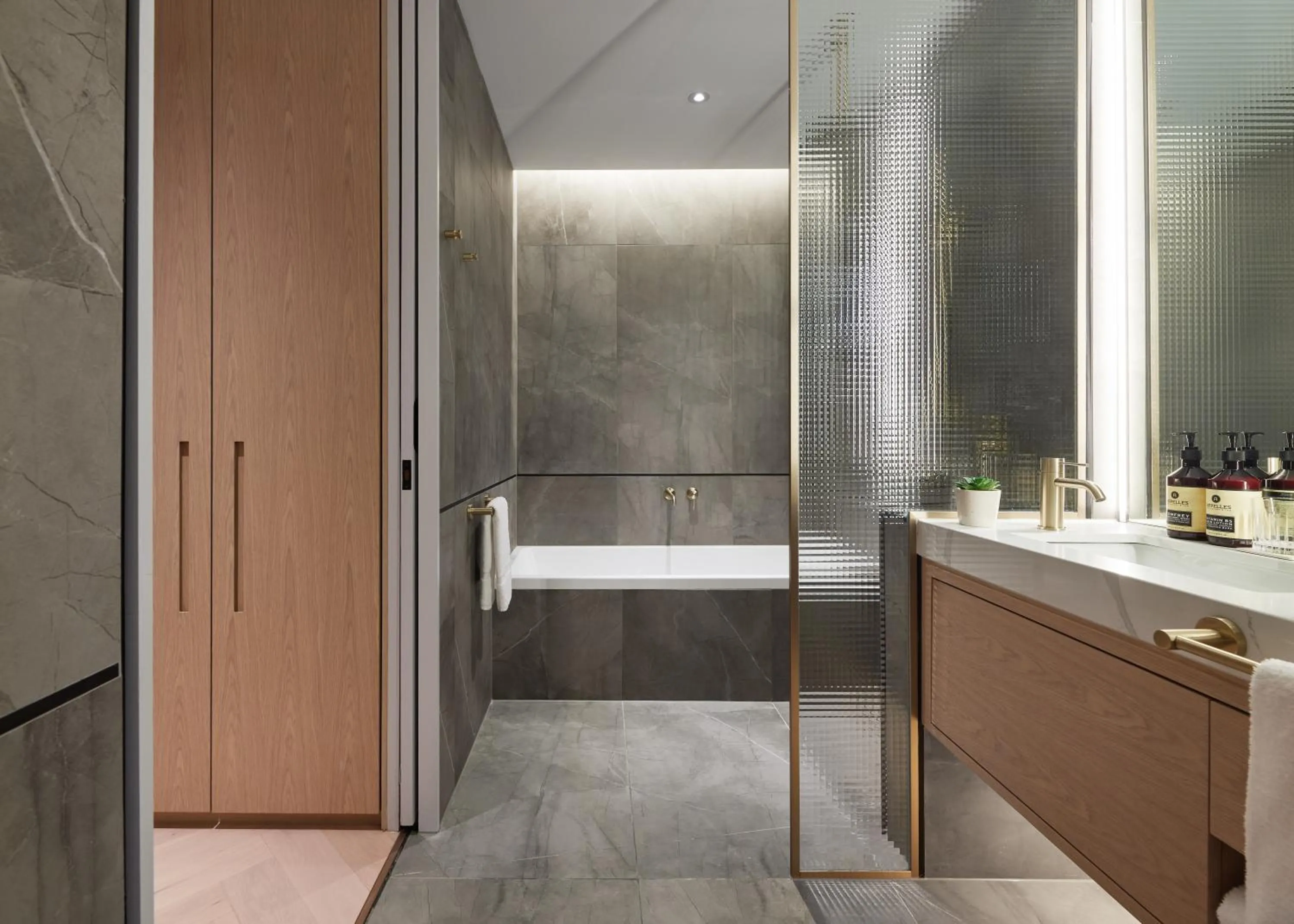 Bathroom in Lanson Place Parliament Gardens