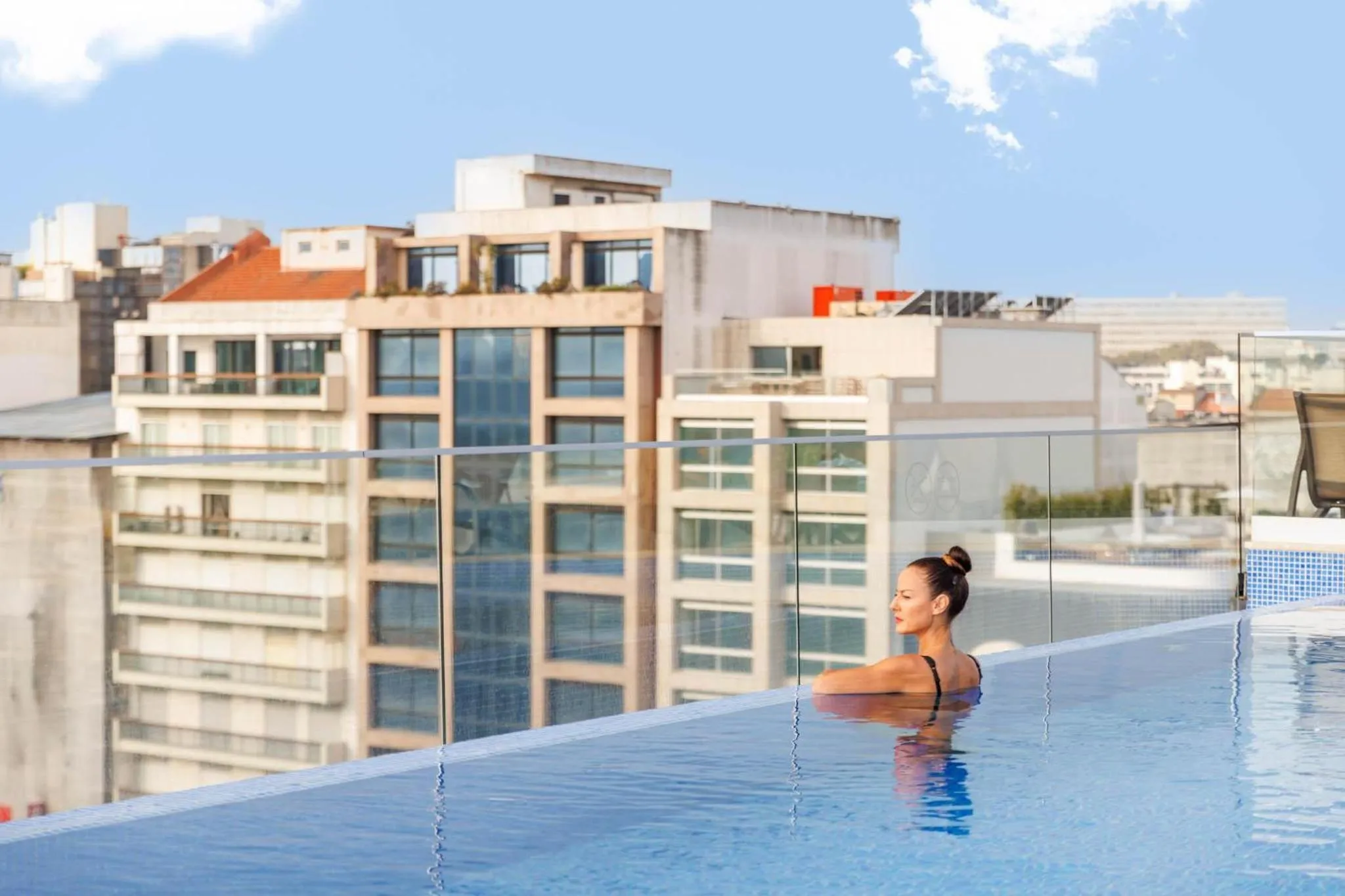 Swimming pool in Jupiter Lisboa Hotel - Rooftop & Spa