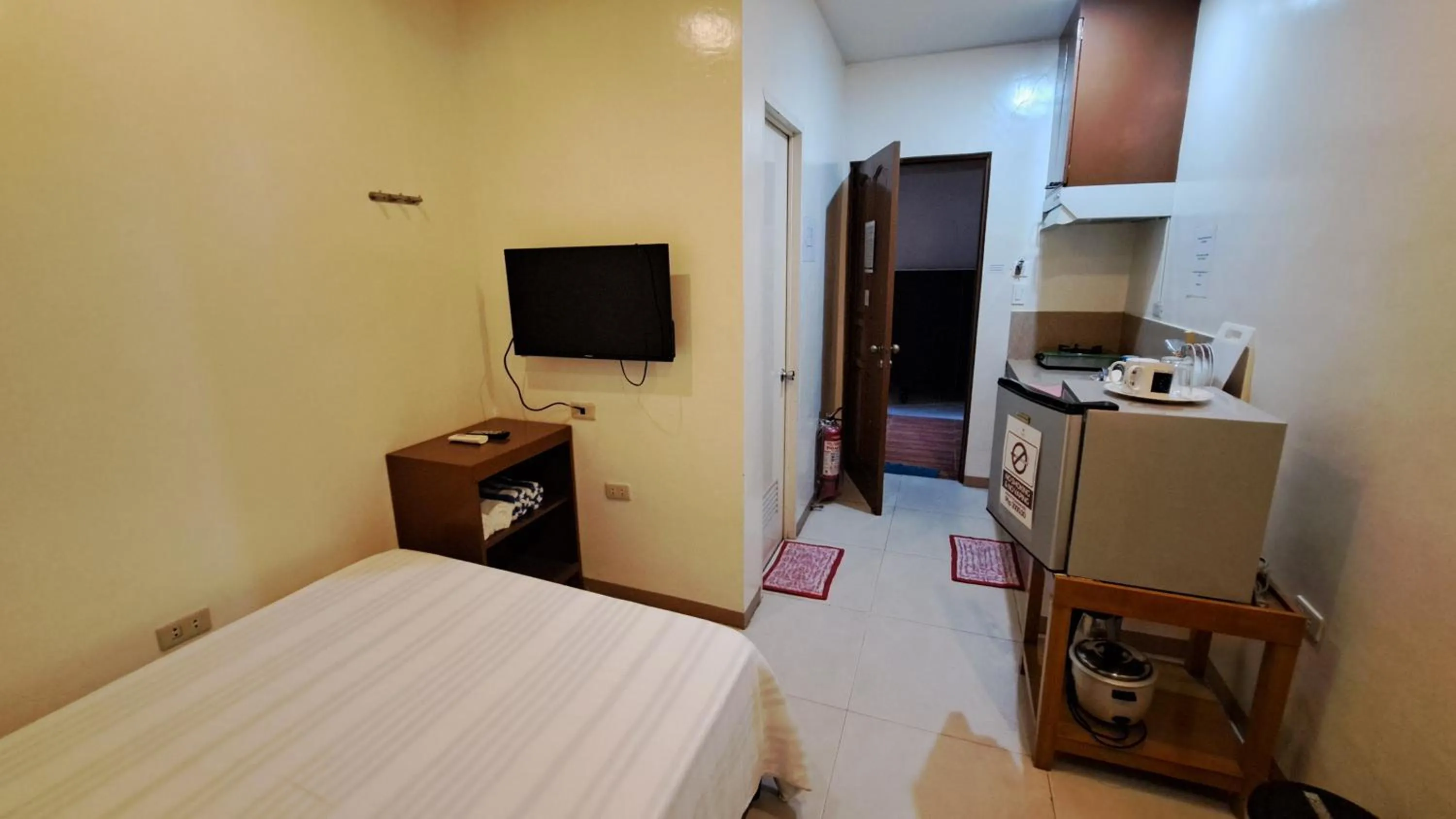 Bed in Villa Pamana Inn Puerto Galera powered by Cocotel