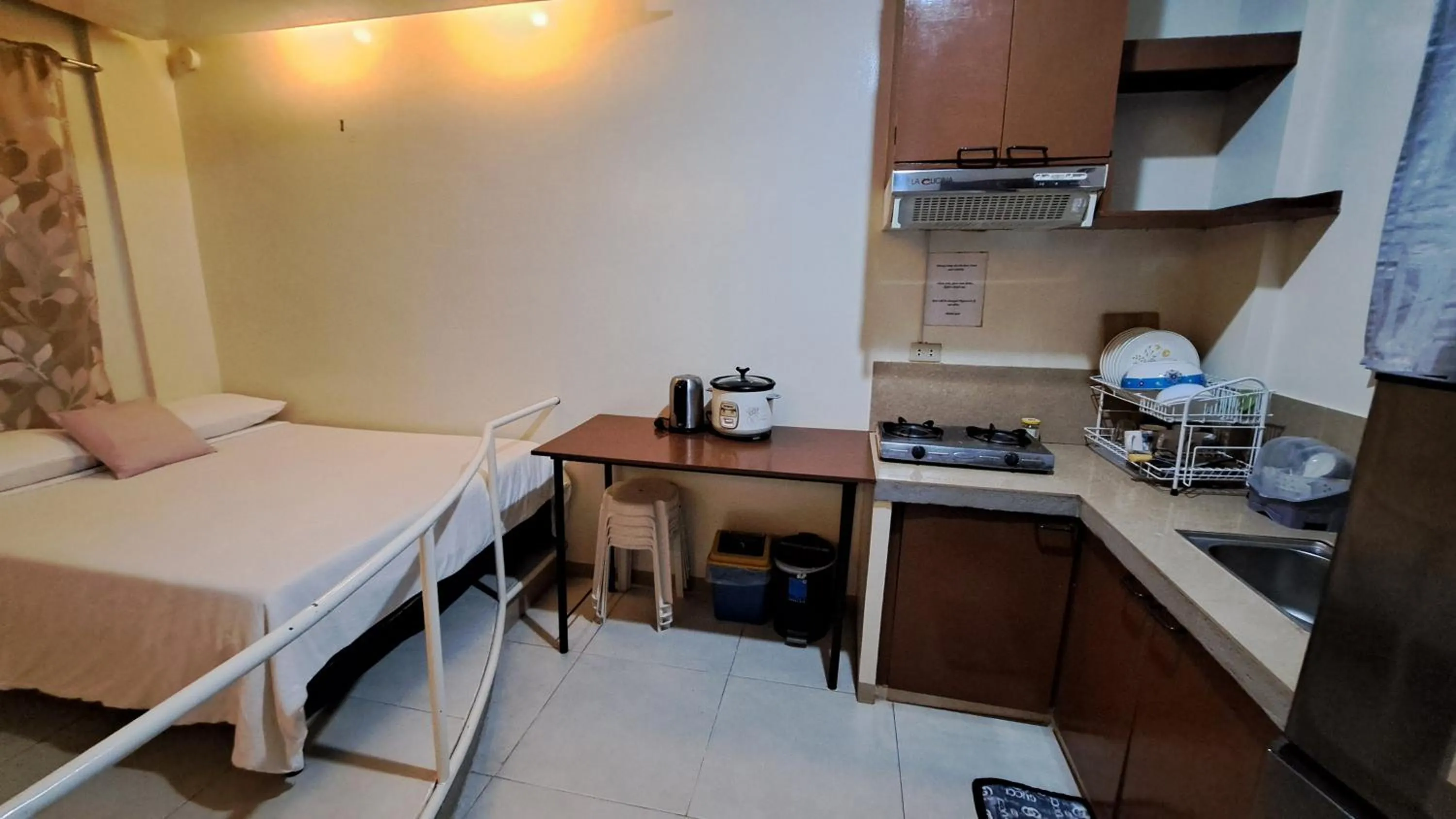 Bed in Villa Pamana Inn Puerto Galera powered by Cocotel