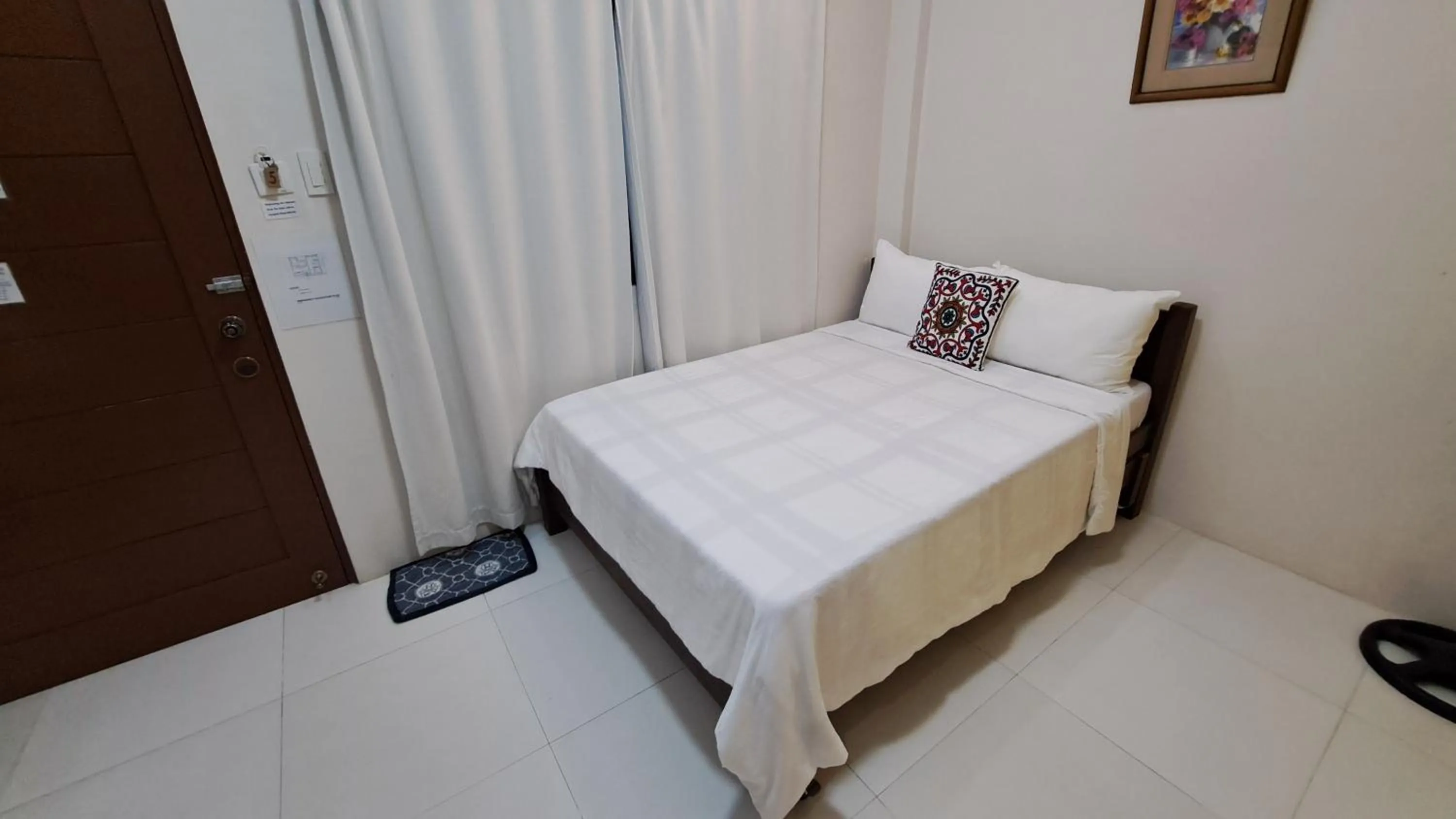 Bed in Villa Pamana Inn Puerto Galera powered by Cocotel