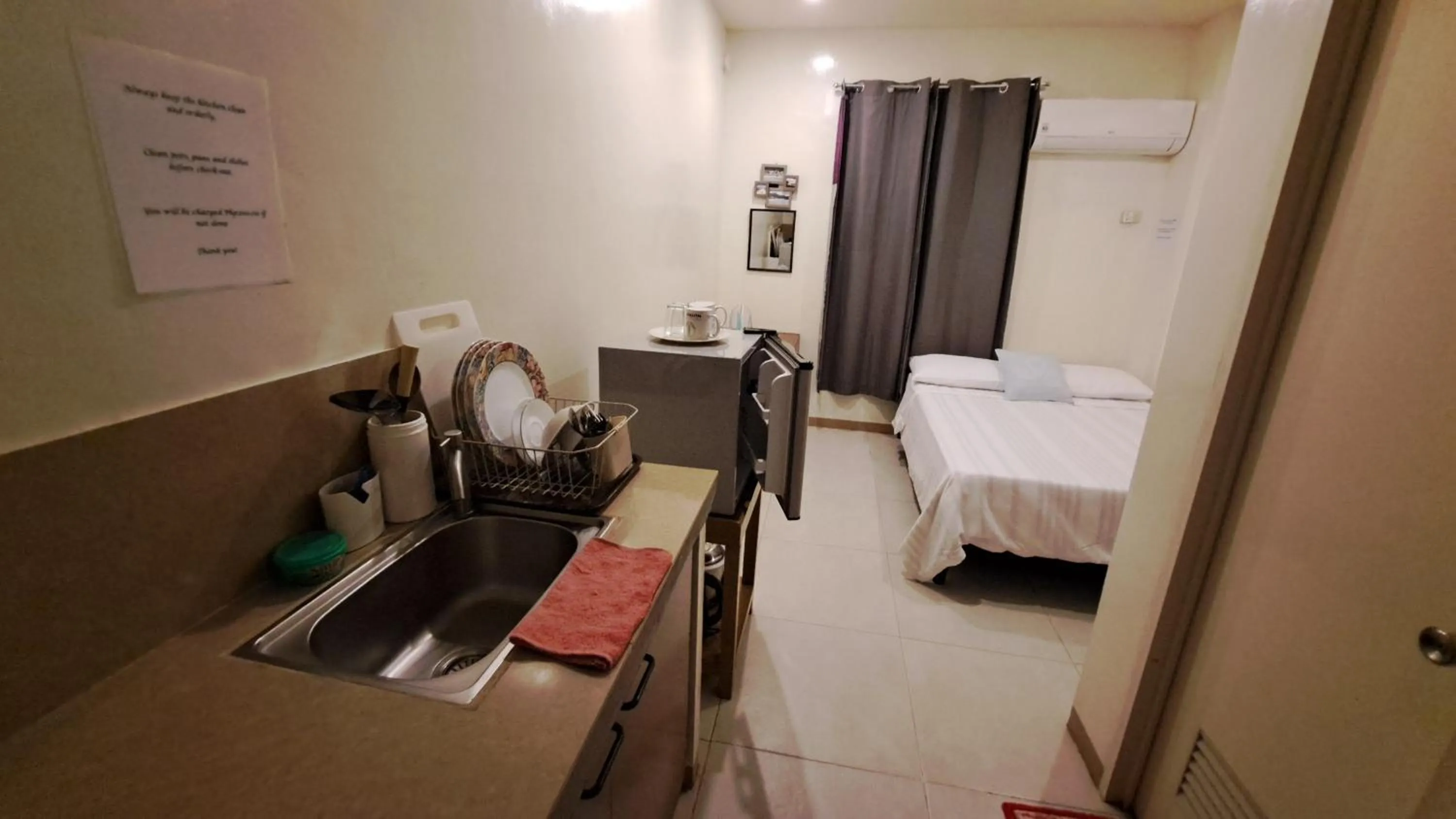 Bed in Villa Pamana Inn Puerto Galera powered by Cocotel