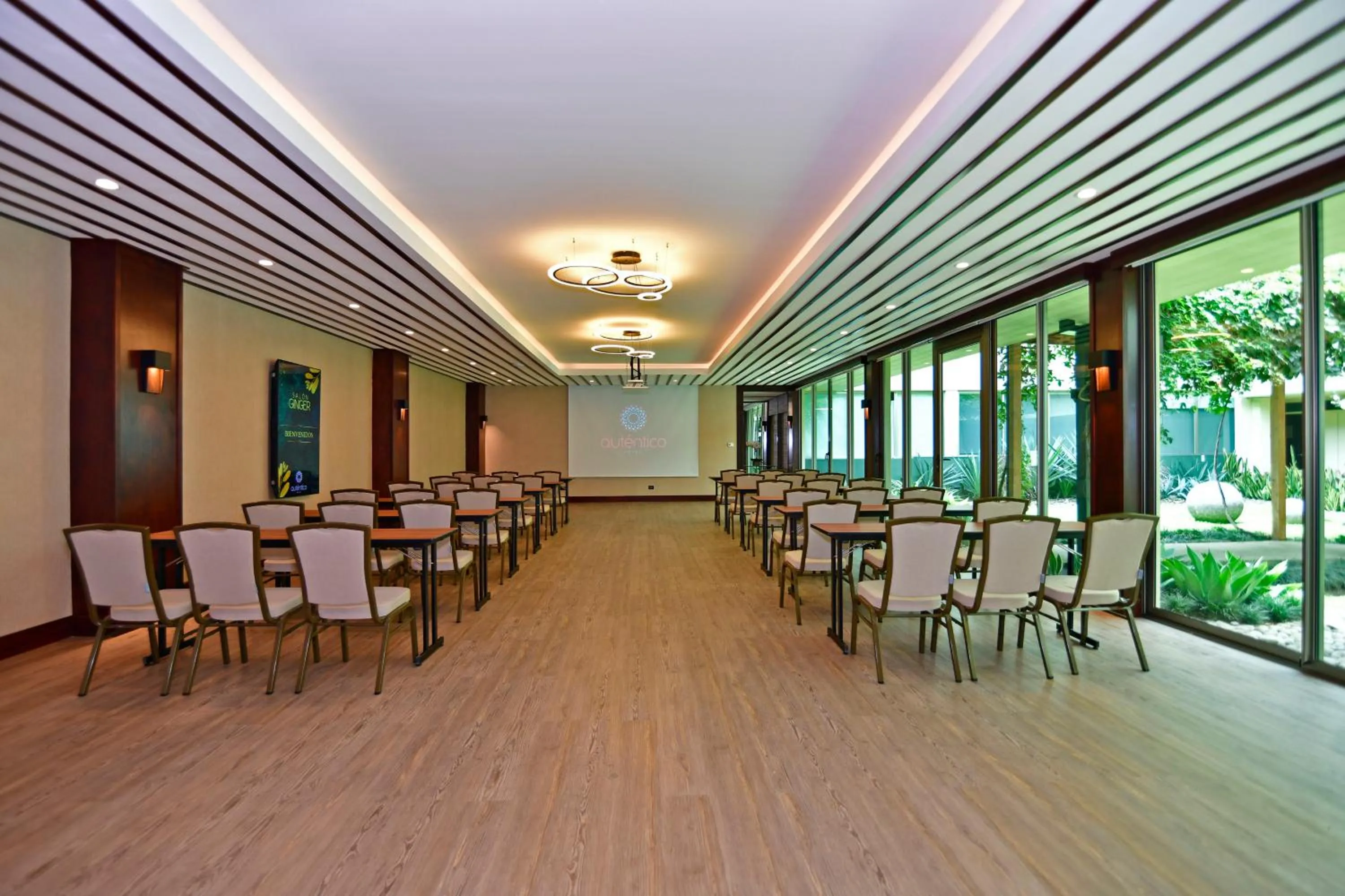Meeting/conference room in Auténtico Hotel